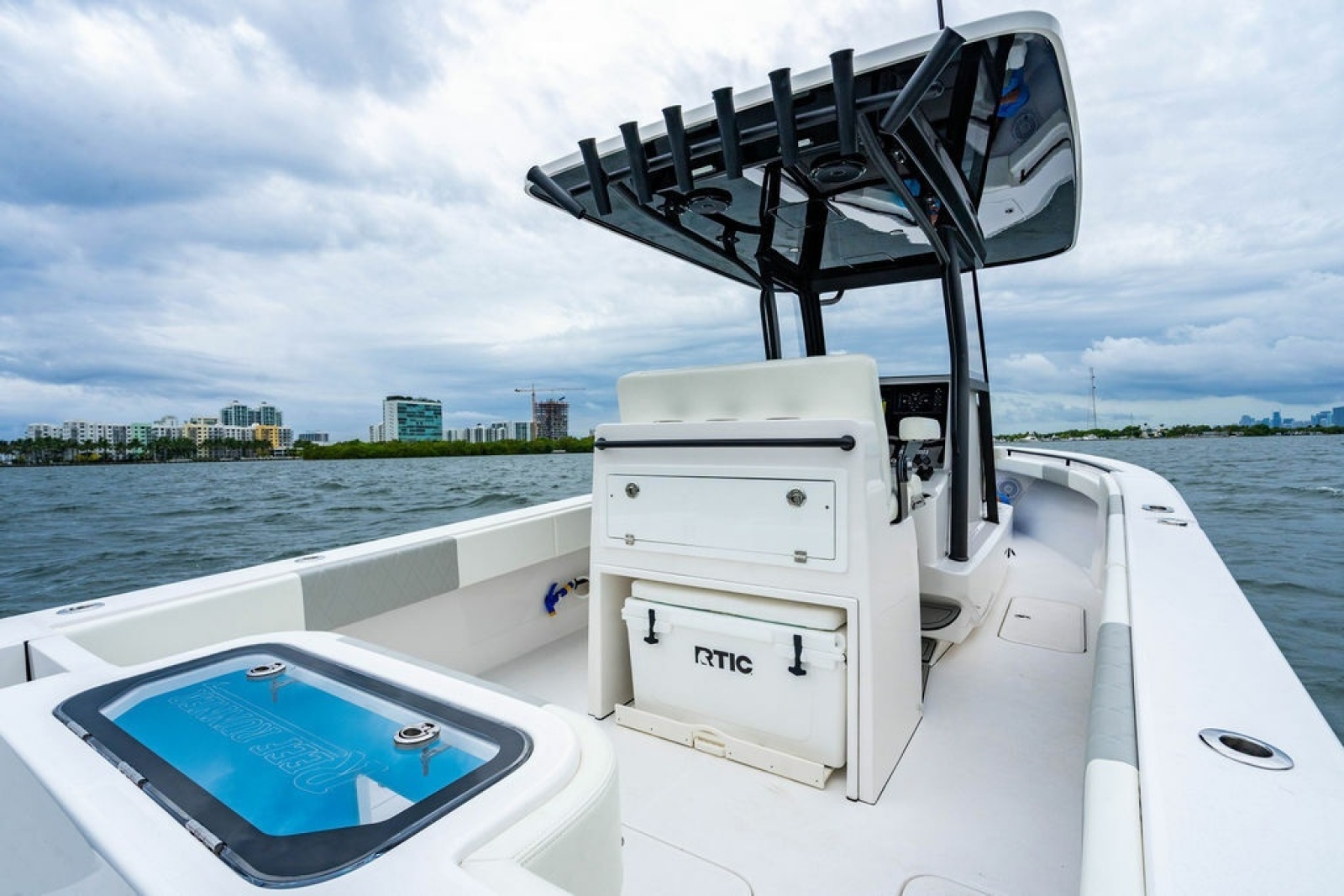 2027 Reef Runner 280