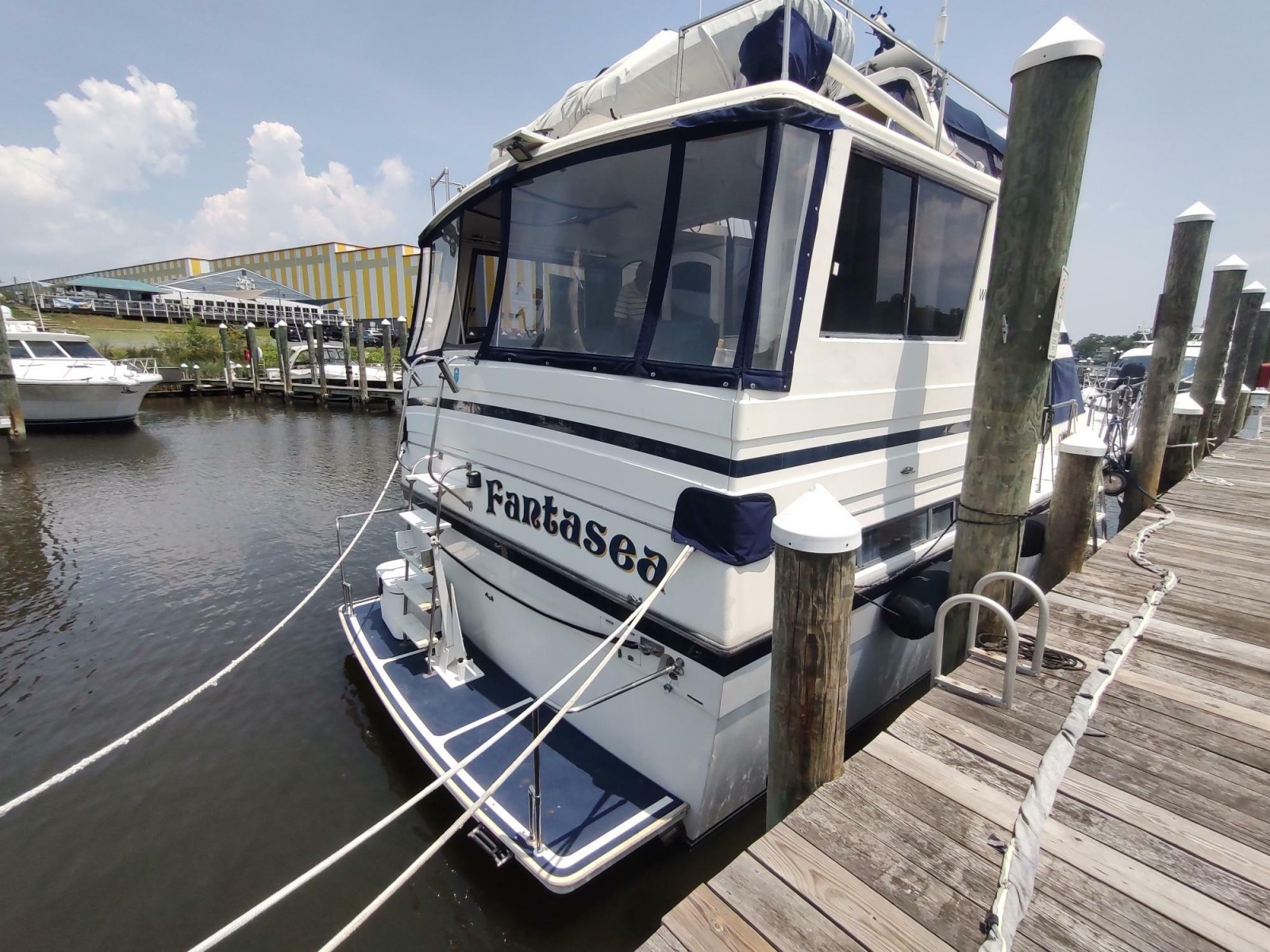 1989 Hyatt Double Cabin Motoryacht