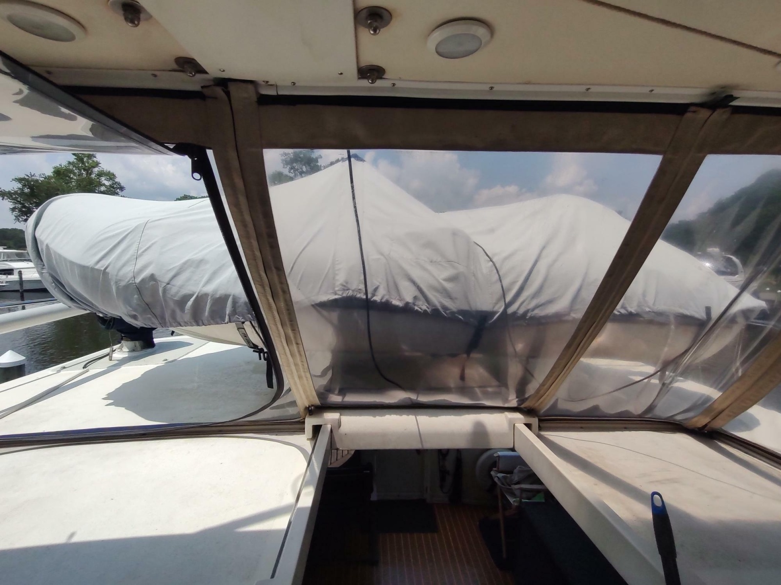 1989 Hyatt Double Cabin Motoryacht