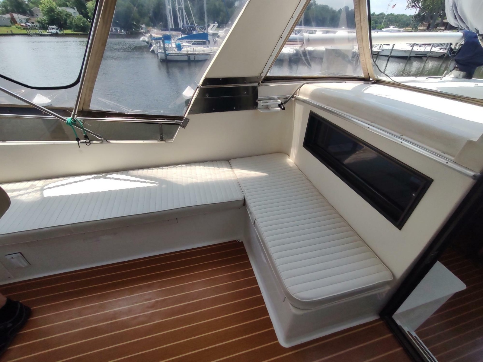 1989 Hyatt Double Cabin Motoryacht