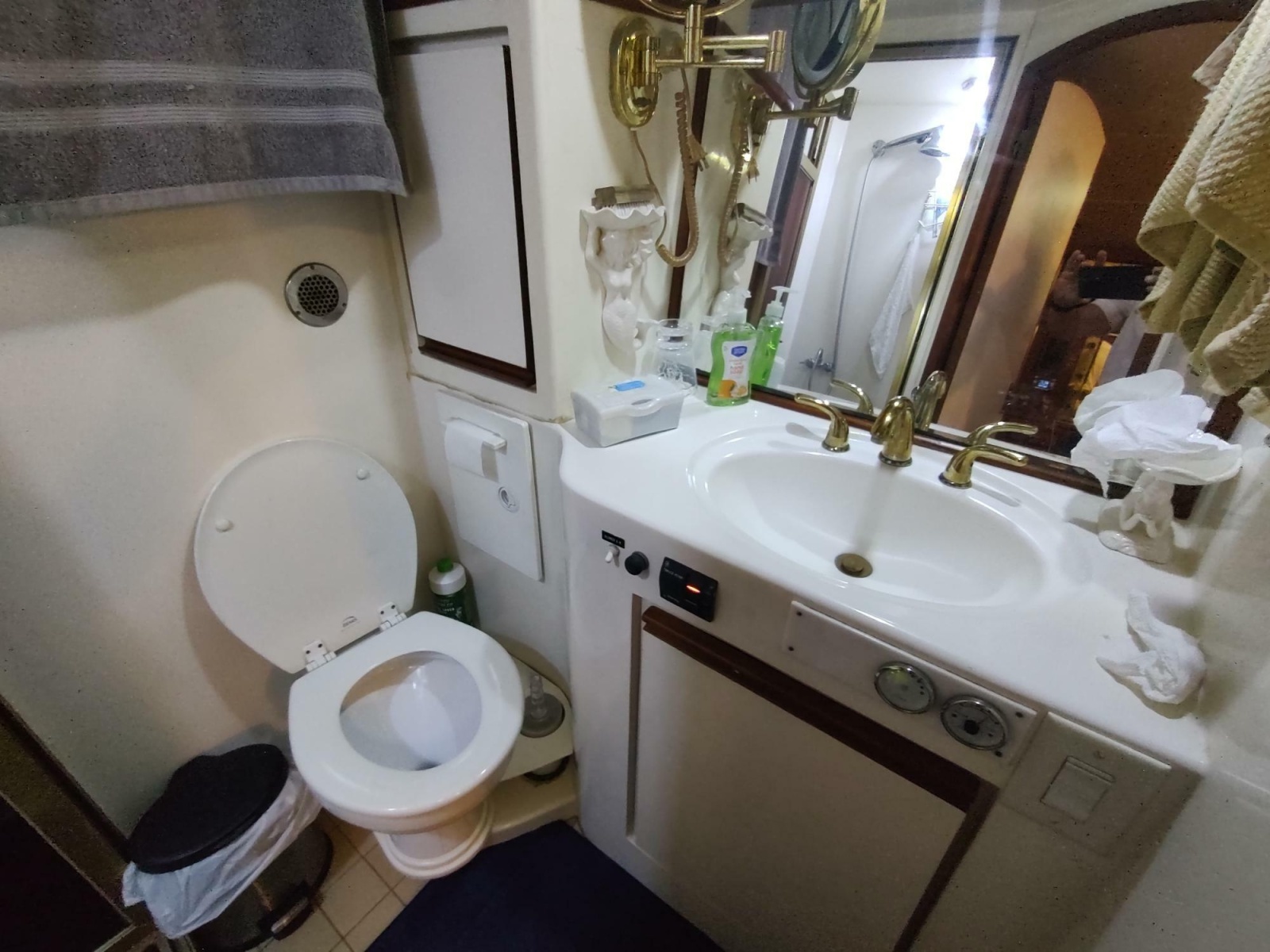 1989 Hyatt Double Cabin Motoryacht