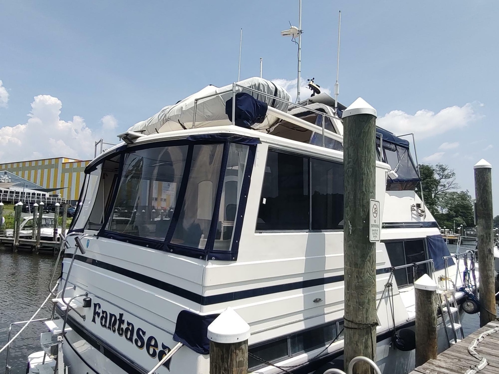 1989 Hyatt Double Cabin Motoryacht