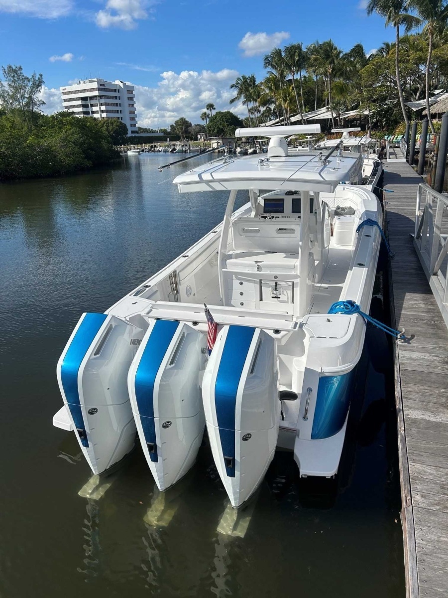2025 Intrepid 375 Nomad