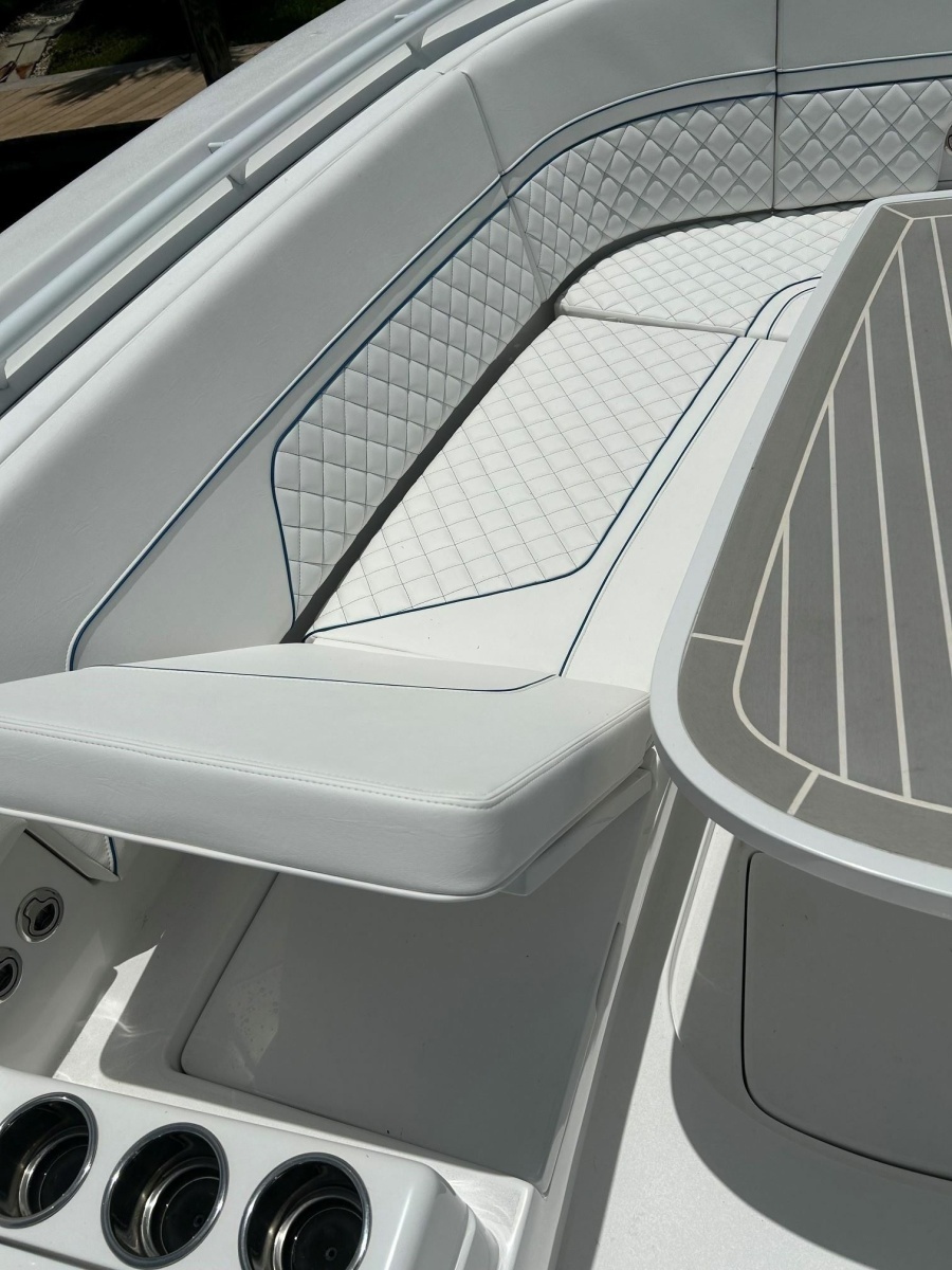 2025 Intrepid 375 Nomad