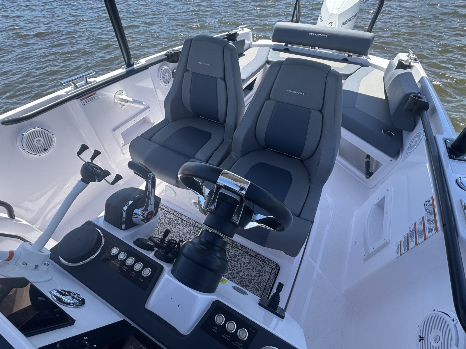 2023 Axopar 25 Cross Top