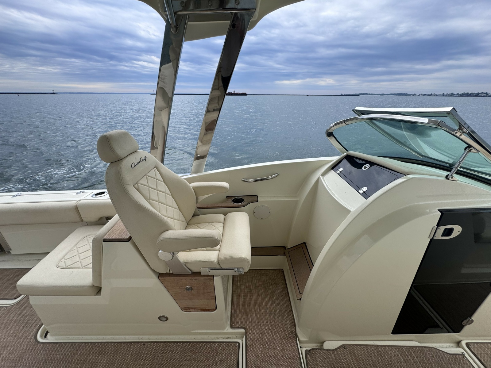30' 2018 Chris-Craft 30 Calypso