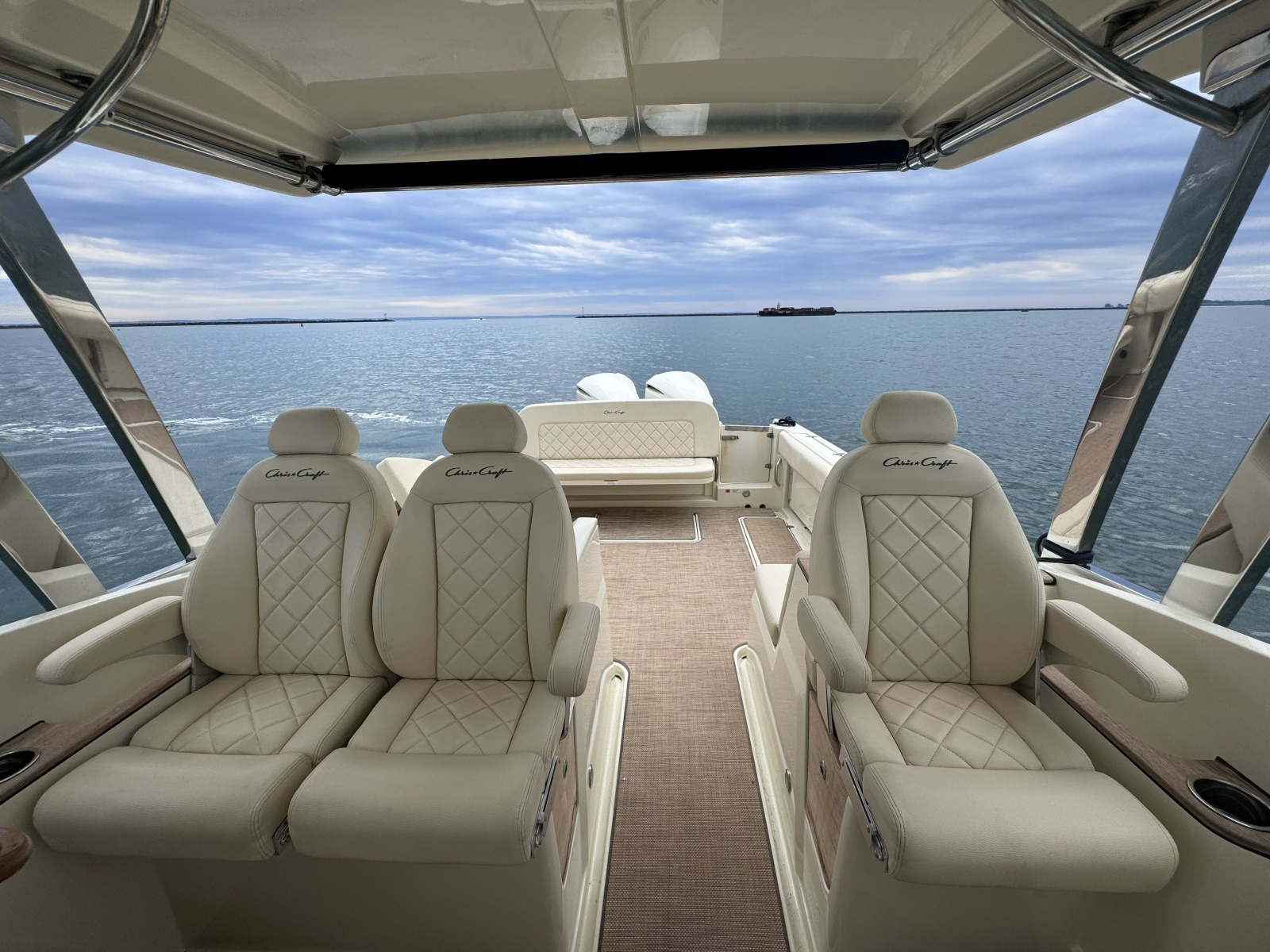 30' 2018 Chris-Craft 30 Calypso
