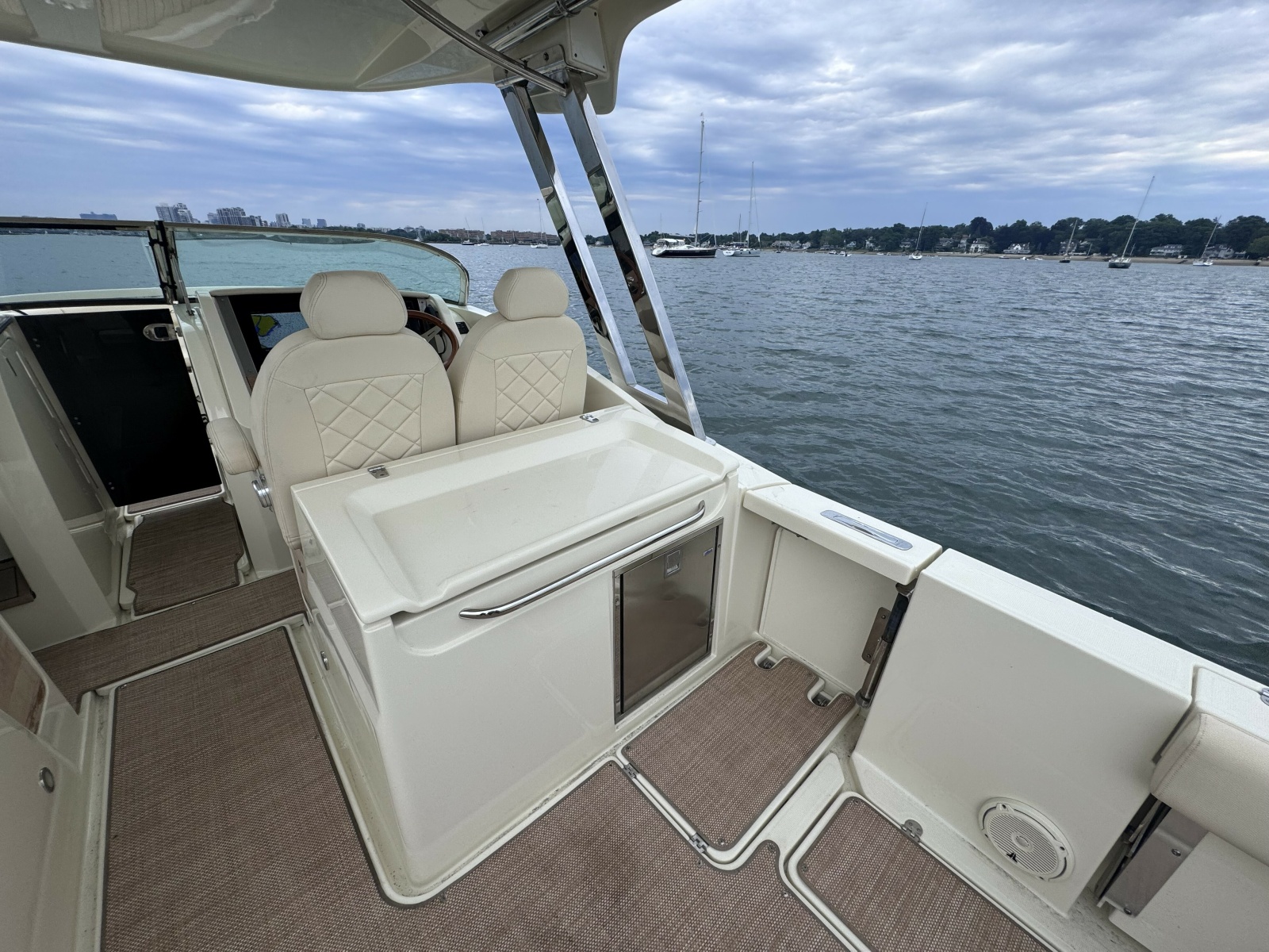 30' 2018 Chris-Craft 30 Calypso