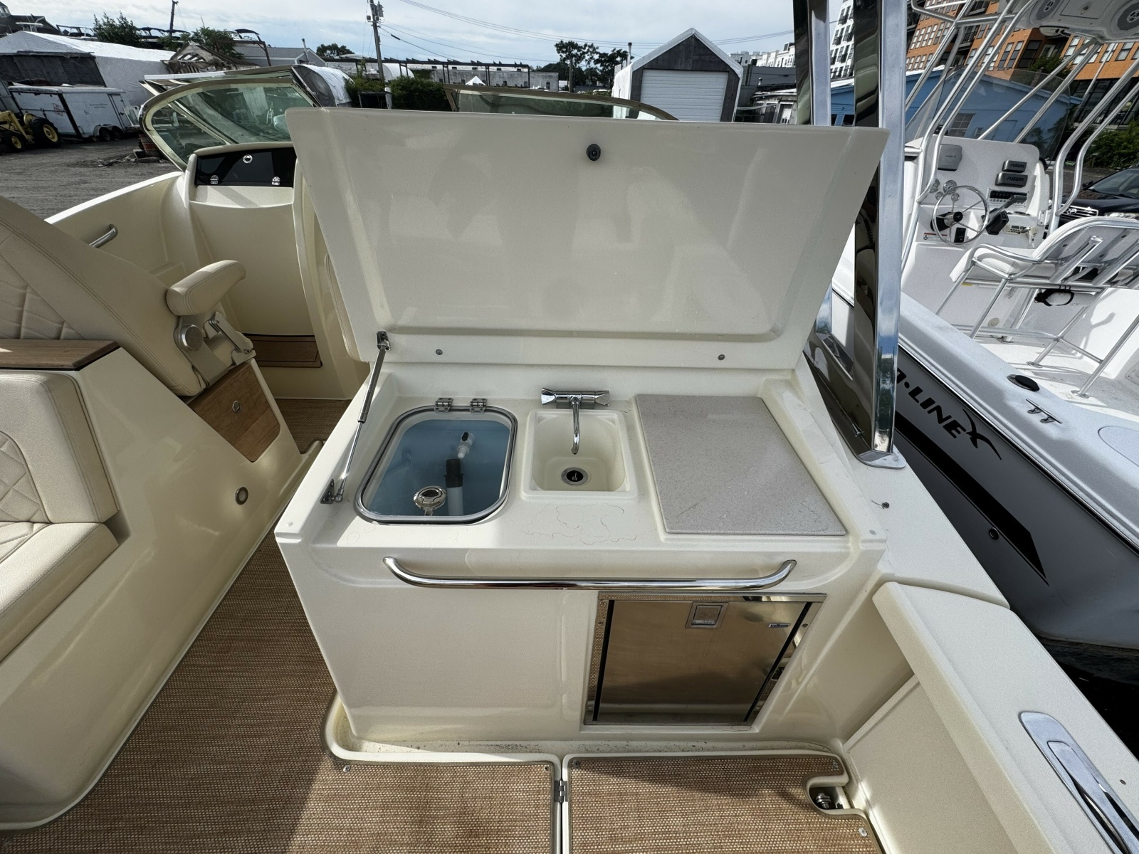2018 Chris-Craft 30 Calypso