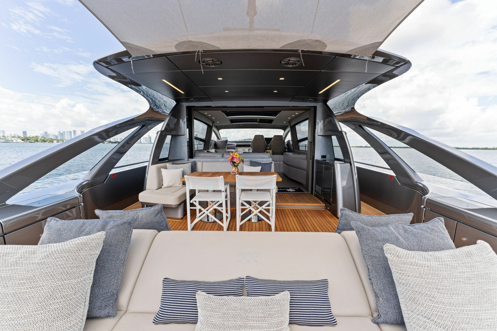 2022 Pershing 7X