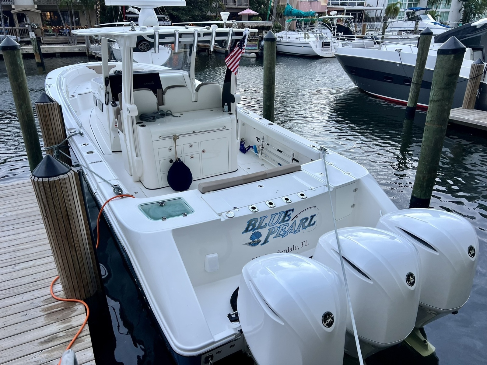 2018 Edgewater 370CC