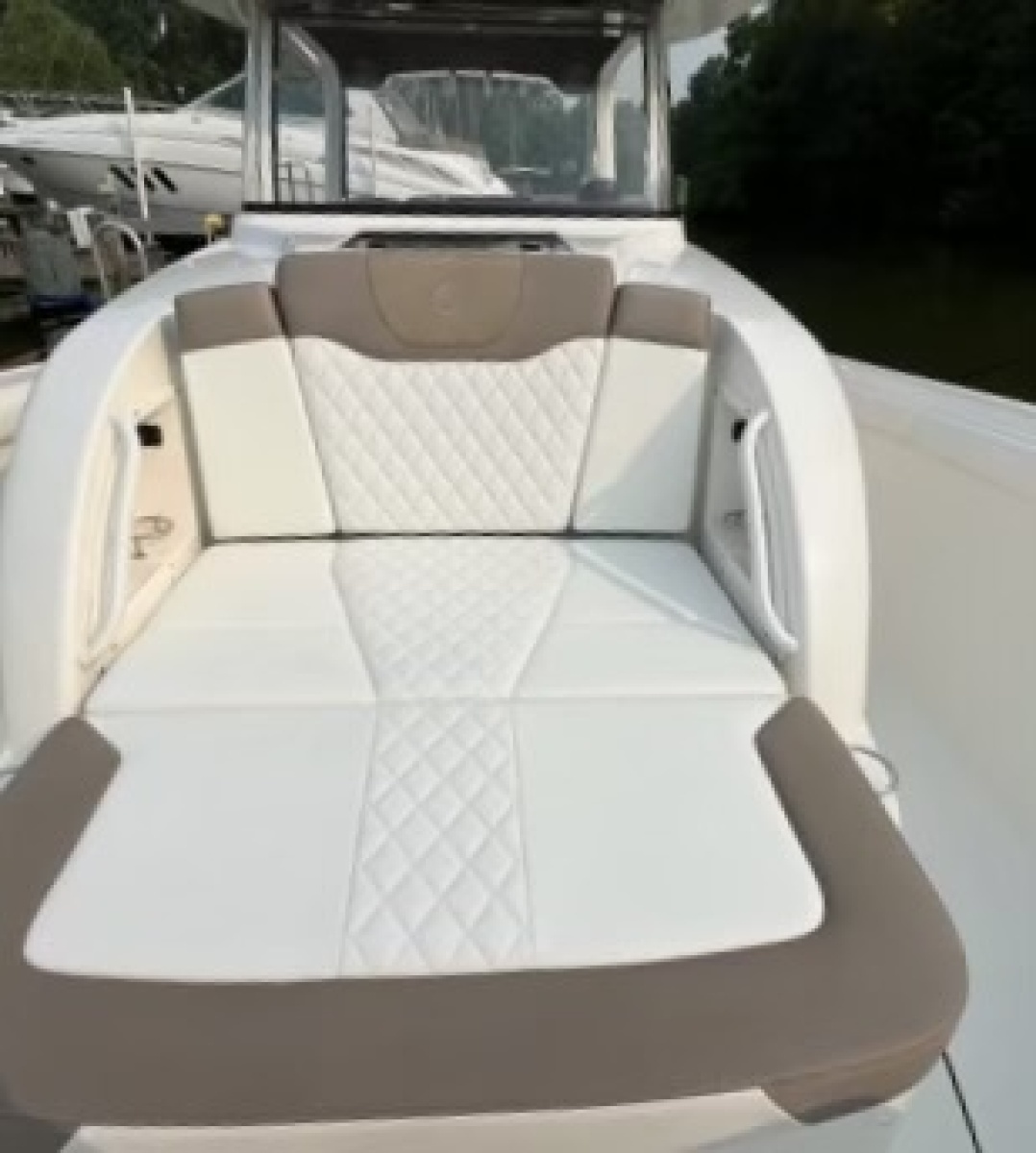 2018 Edgewater 370CC
