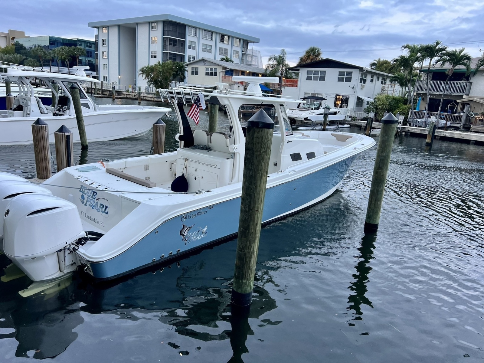 2018 Edgewater 370CC