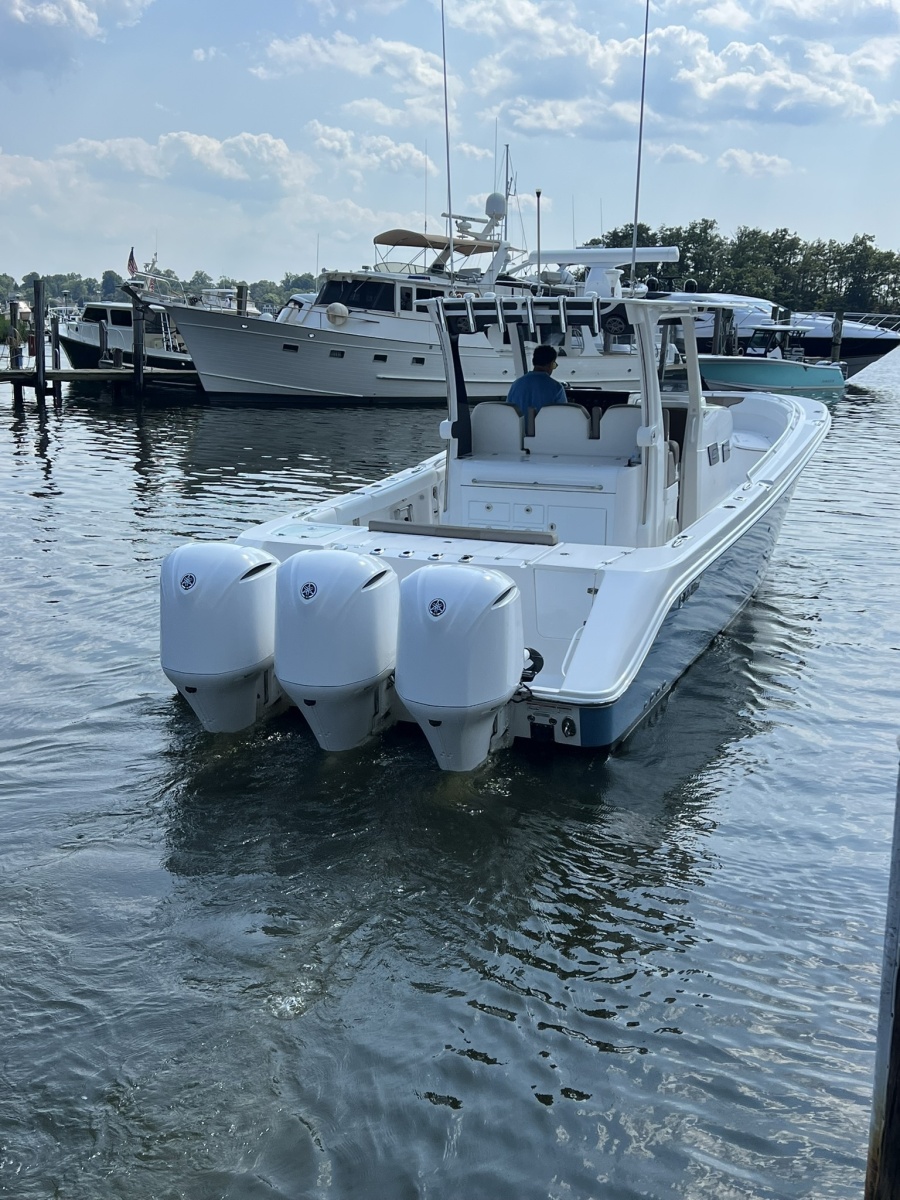 2018 Edgewater 370CC