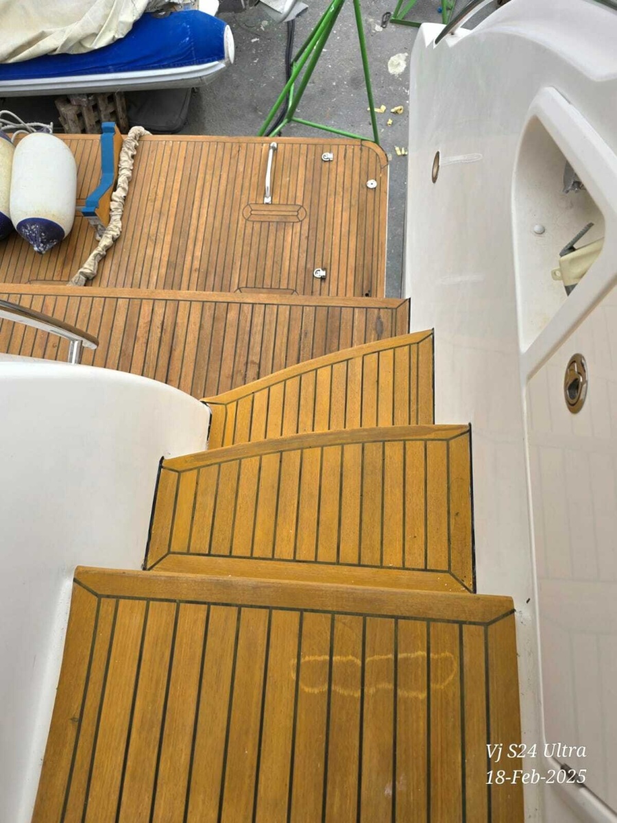 2011 Azimut 70