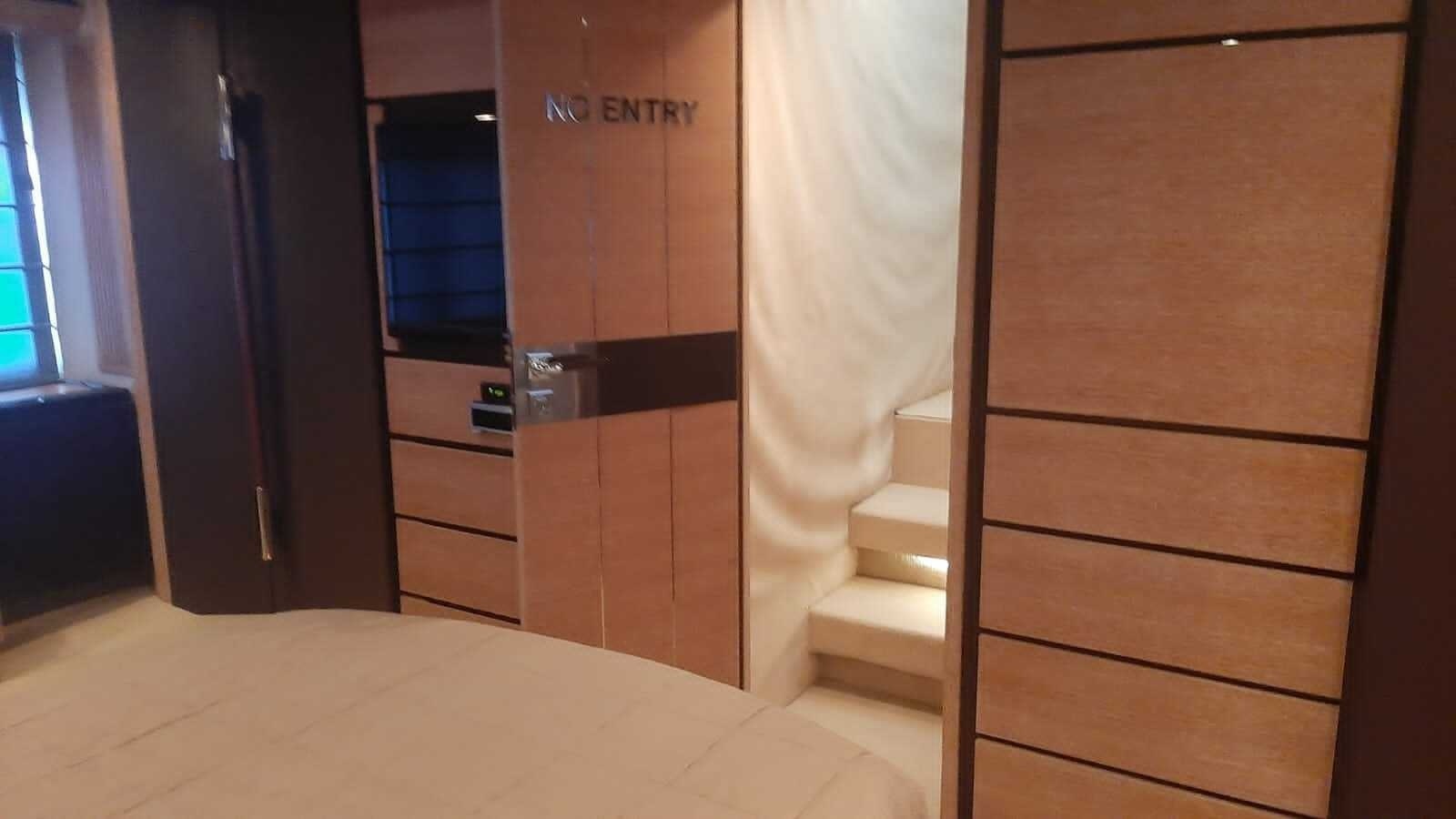 2011 Azimut 70