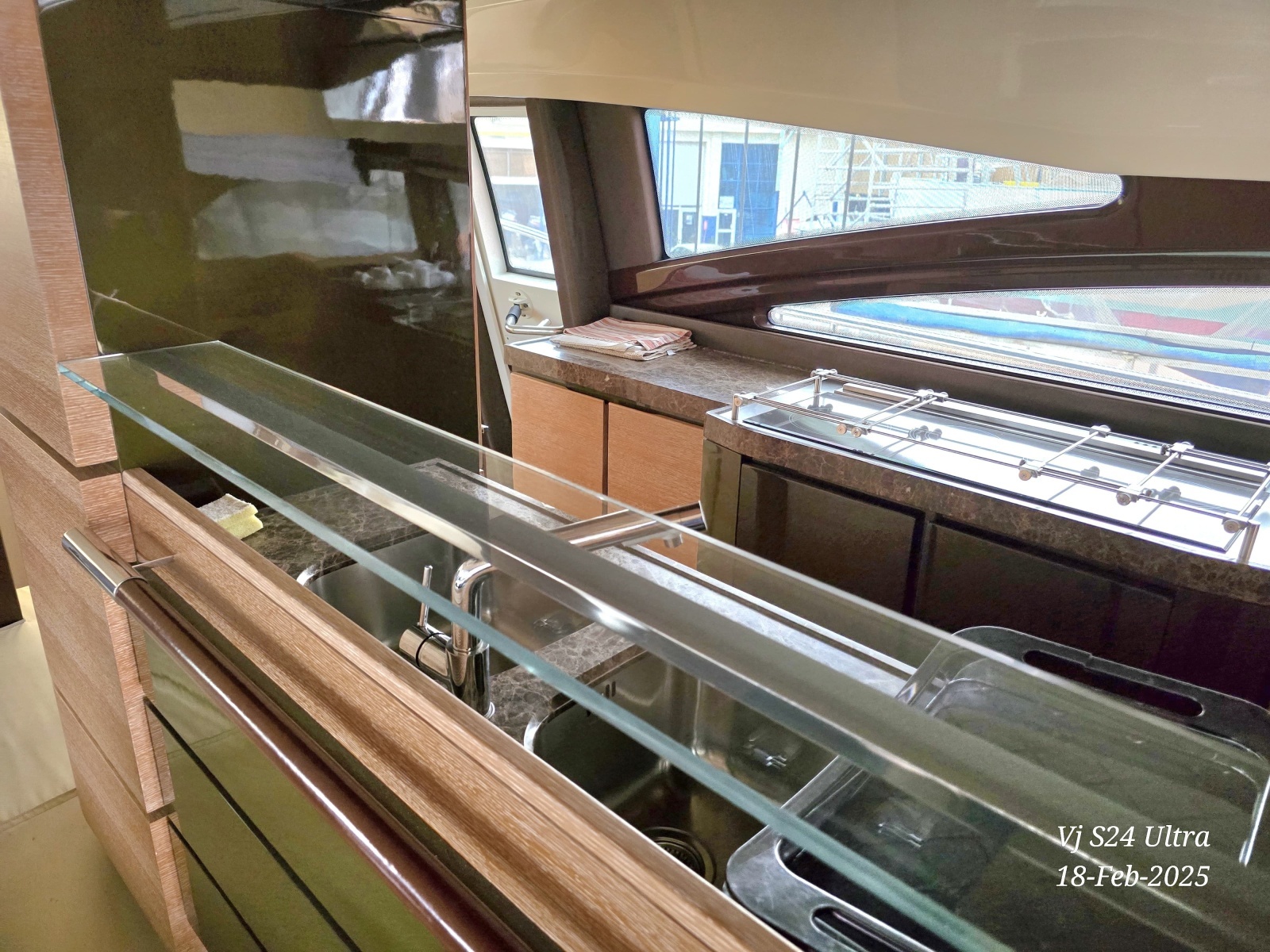 2011 Azimut 70