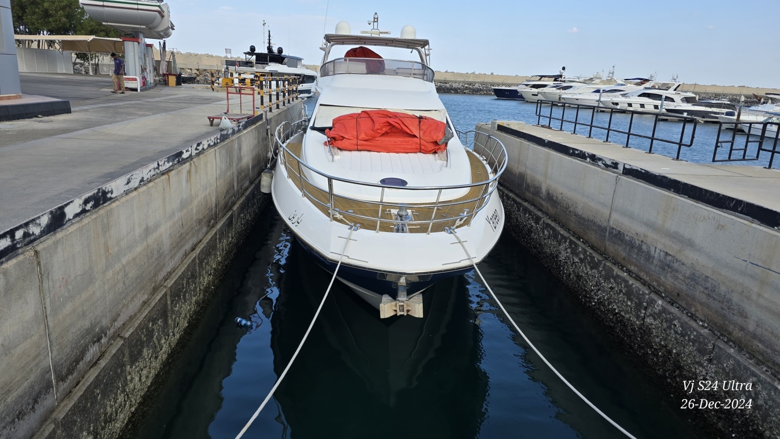 2011 Azimut 70