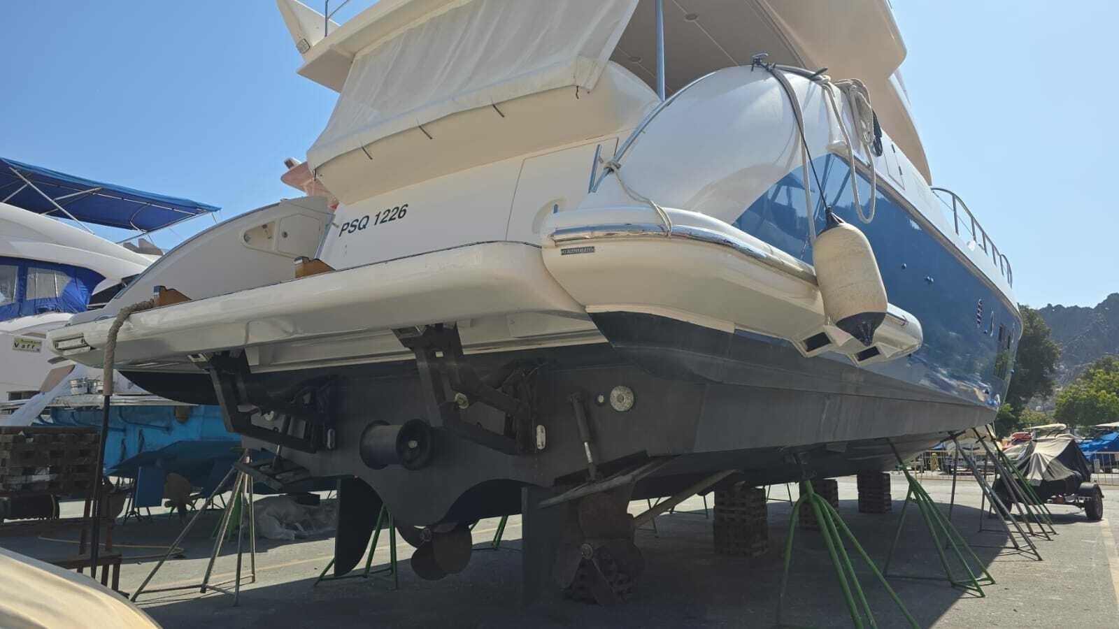 2011 Azimut 70