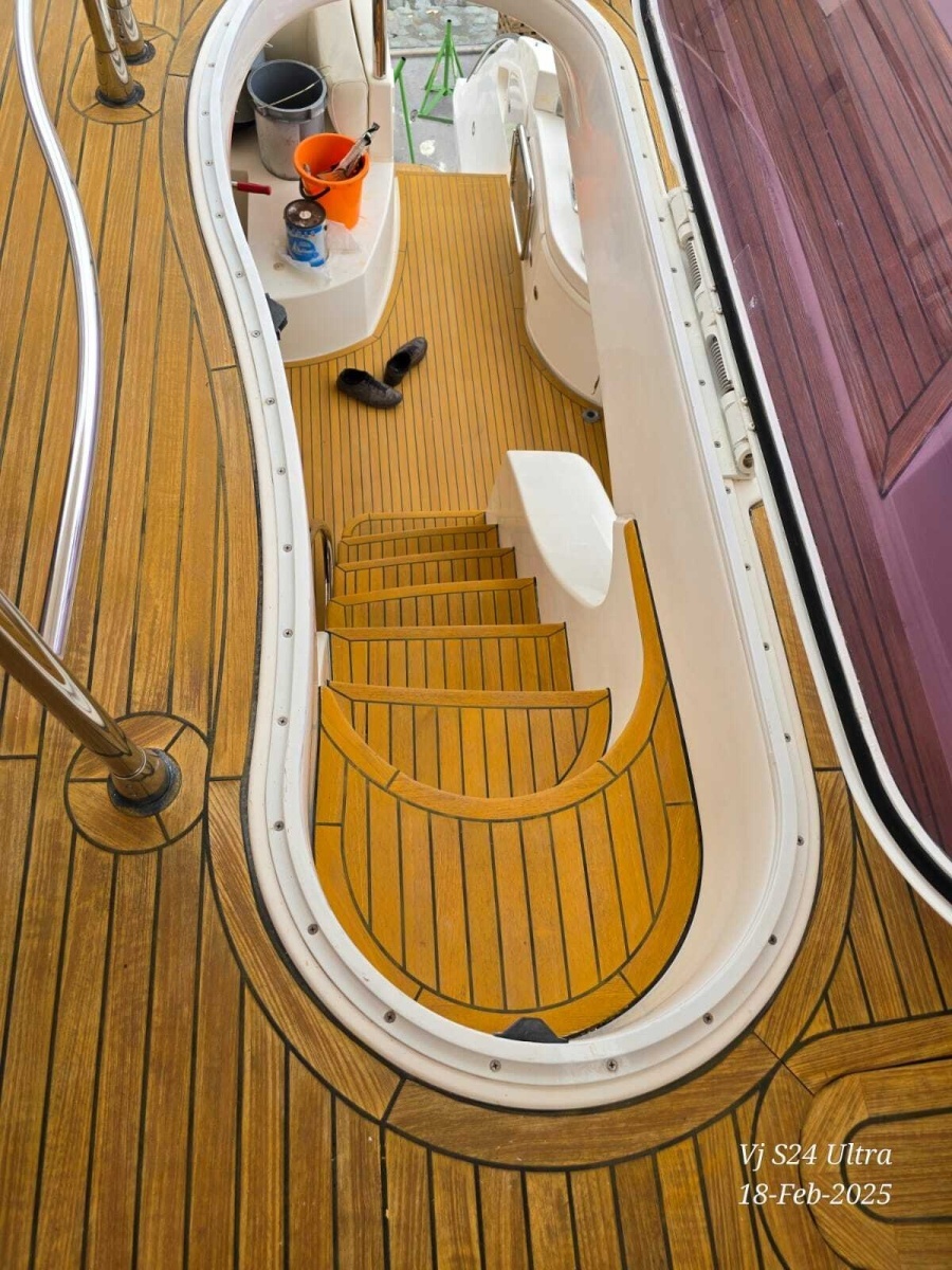 2011 Azimut 70