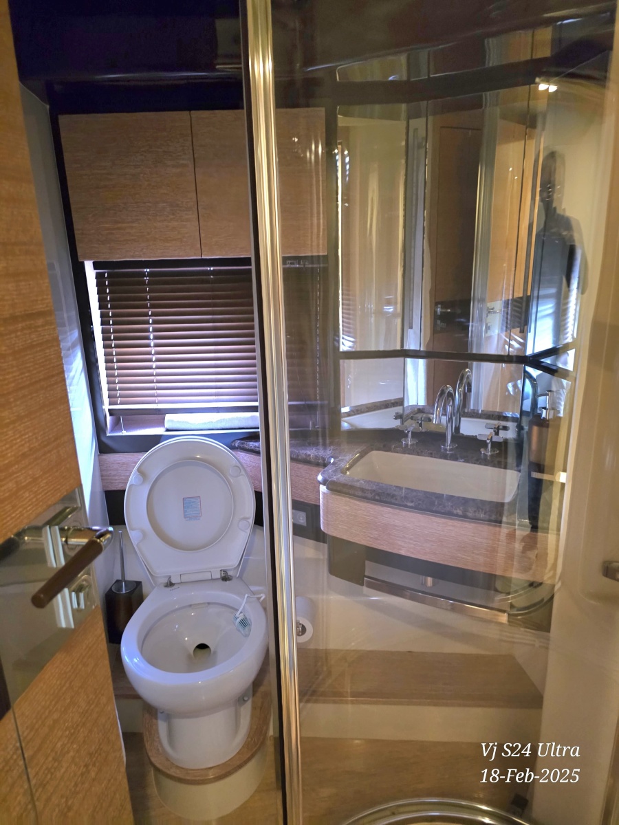 2011 Azimut 70