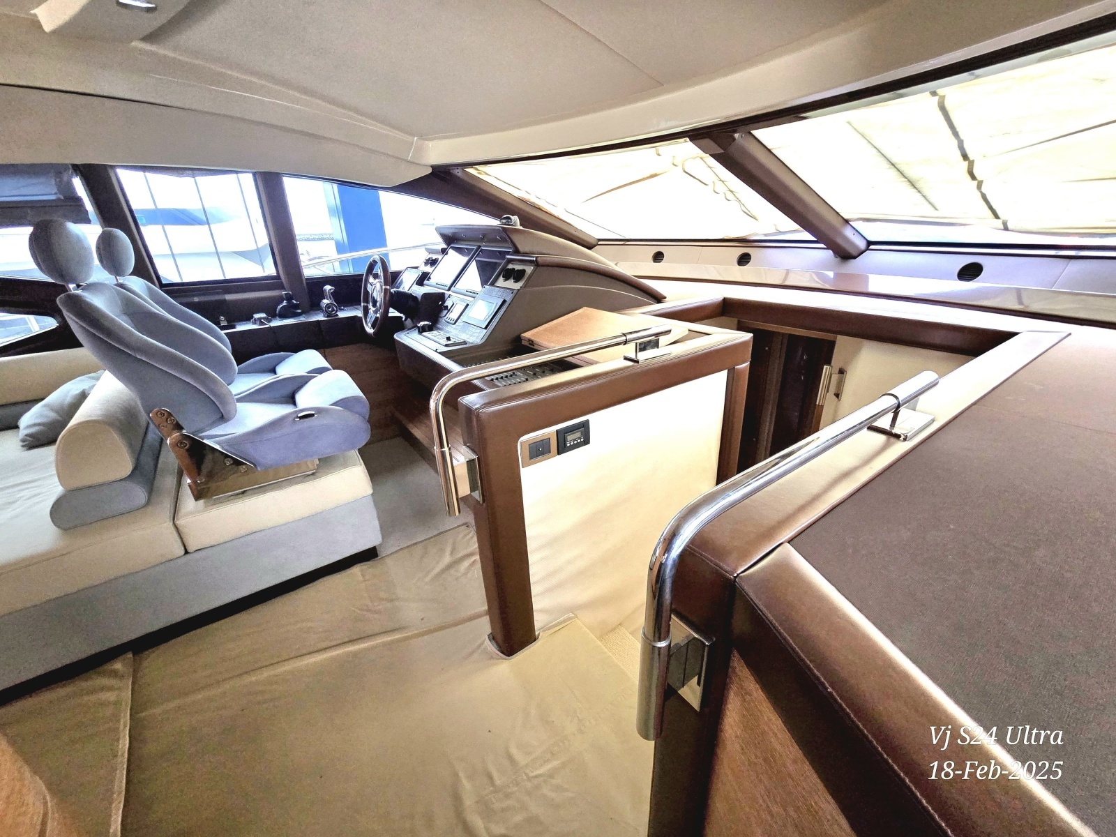 2011 Azimut 70