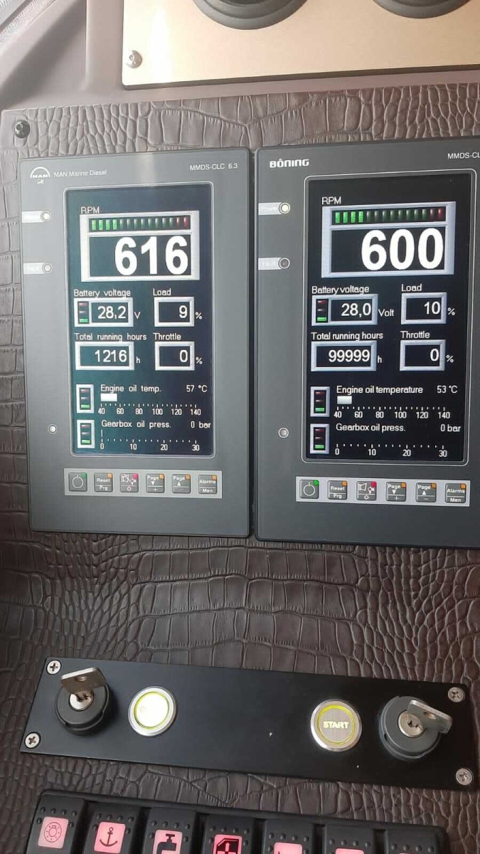 2011 Azimut 70