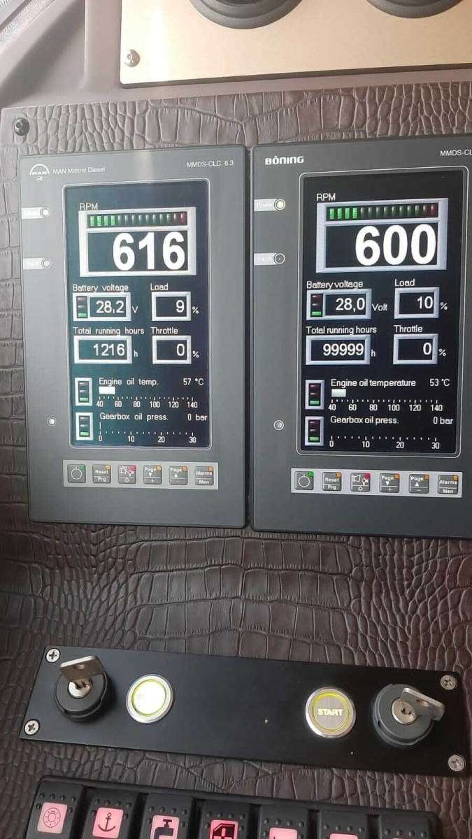 2011 Azimut 70