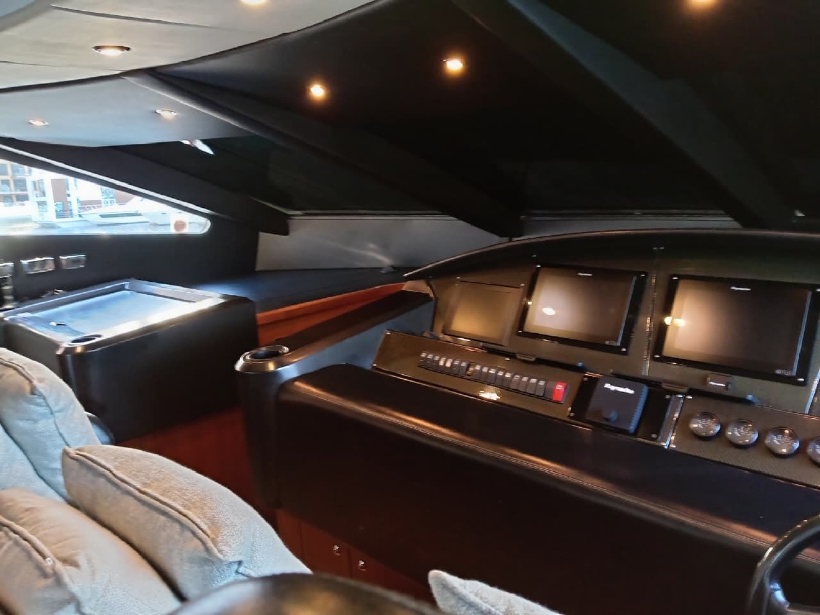 2006 Sunseeker Predator 82