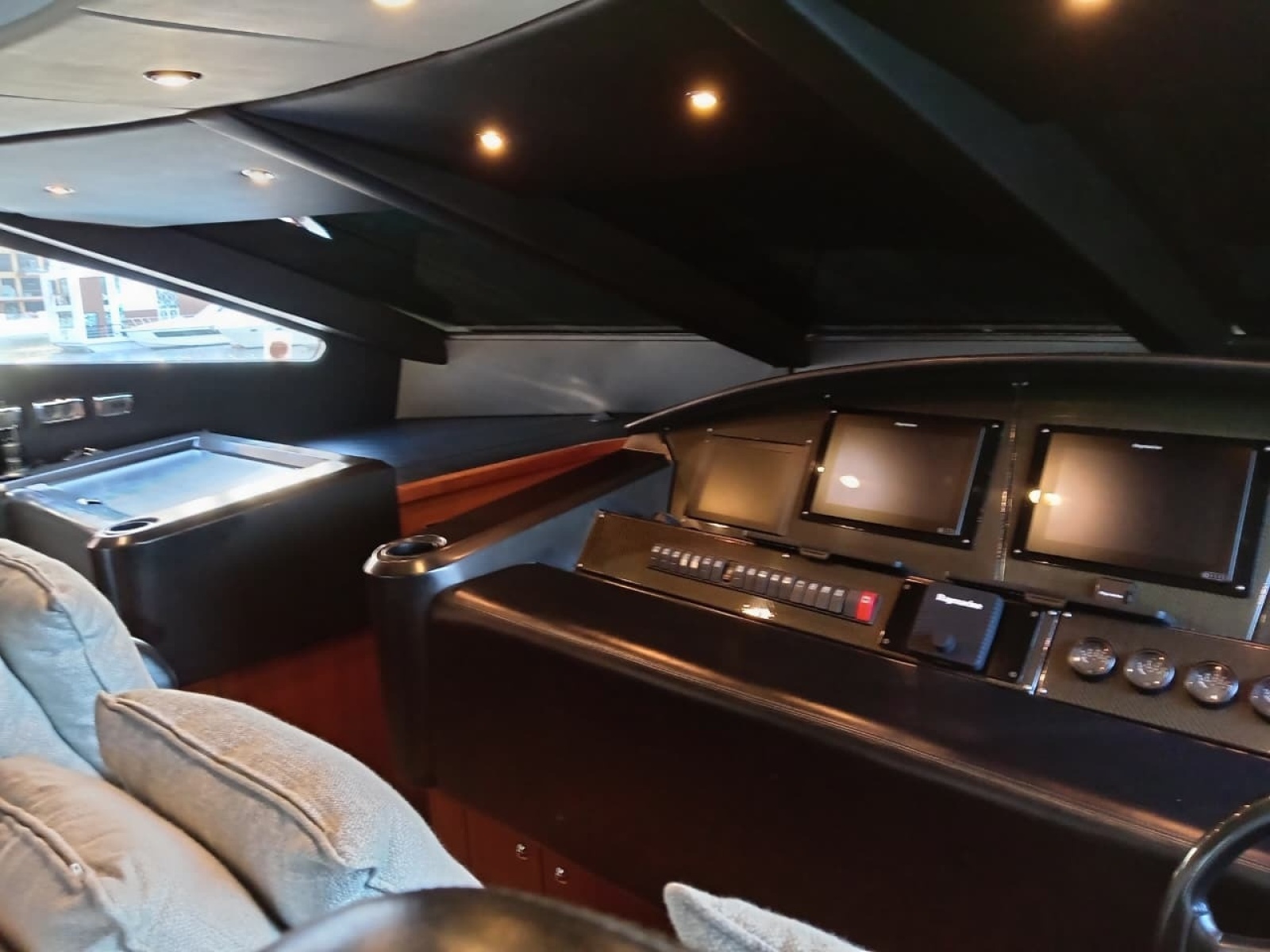 2006 Sunseeker Predator 82