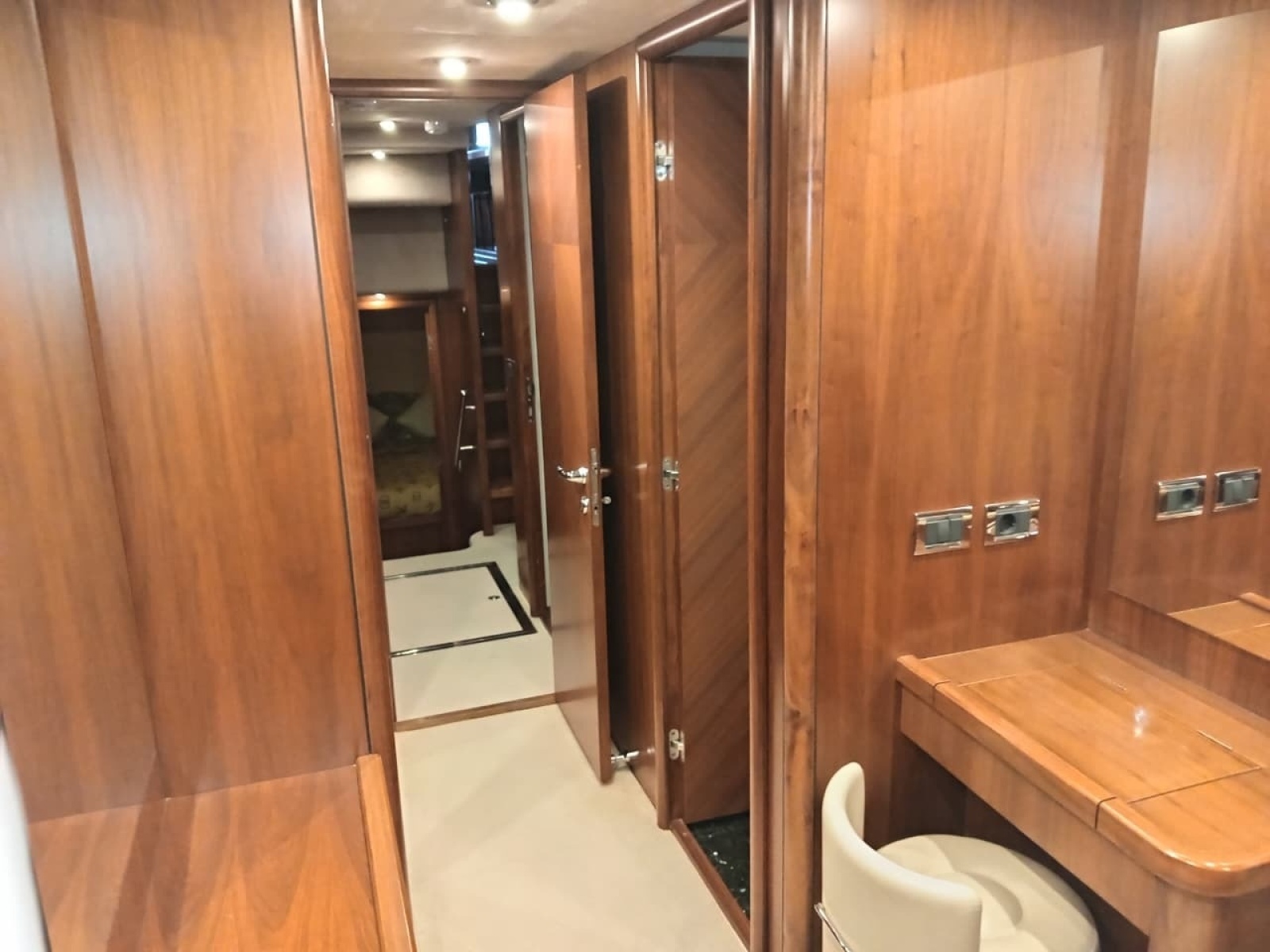 2006 Sunseeker Predator 82