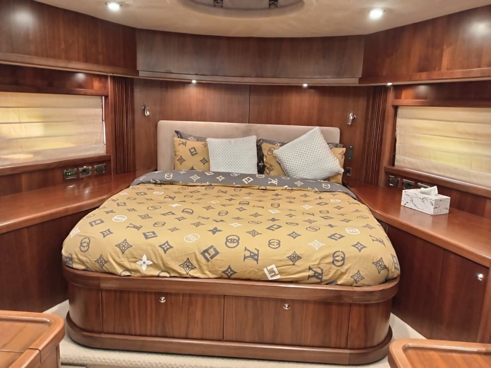 2006 Sunseeker Predator 82