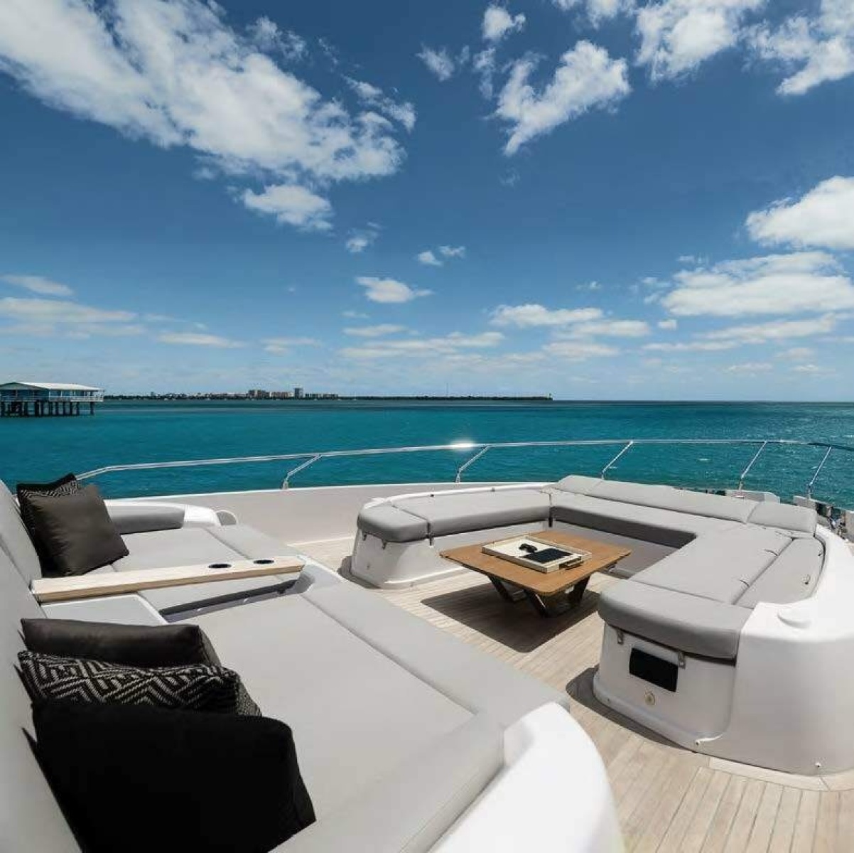 2025 Ferretti Yachts 860