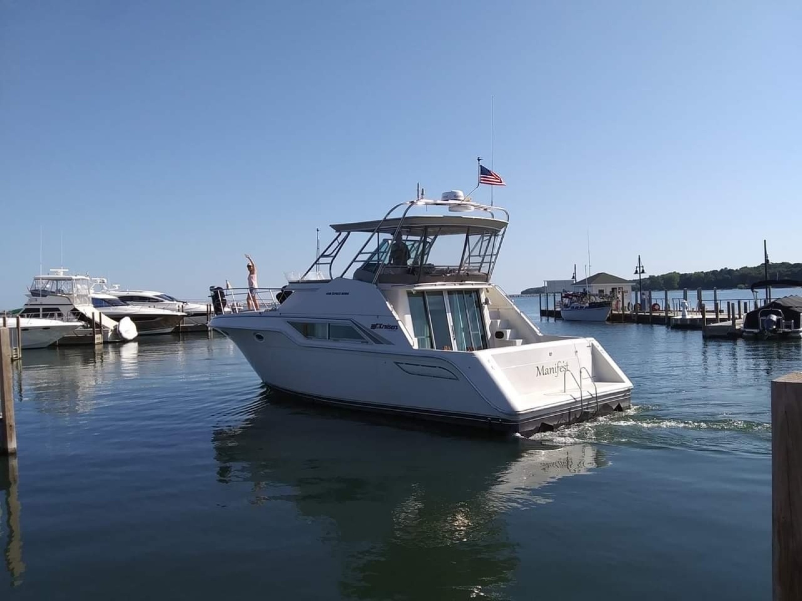 42' Cruisers port aft profile2