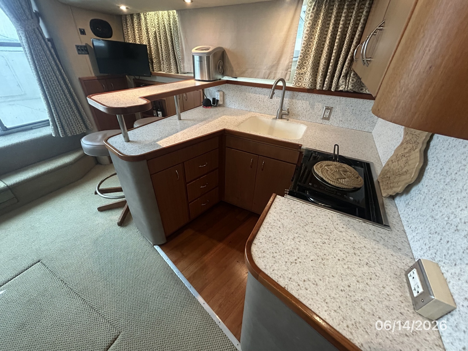42' Cruisers galley3