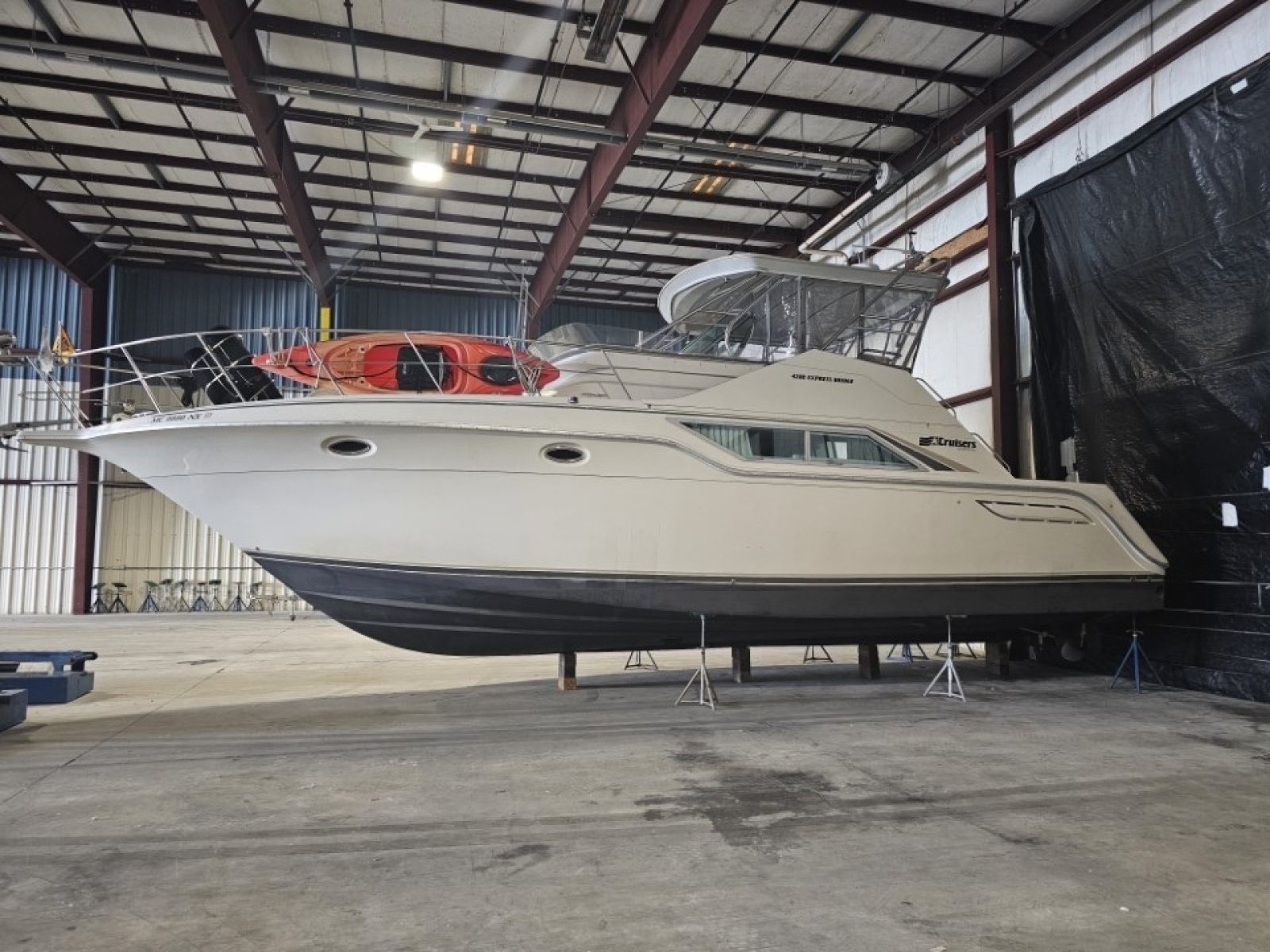 42' Cruisers hauled out1