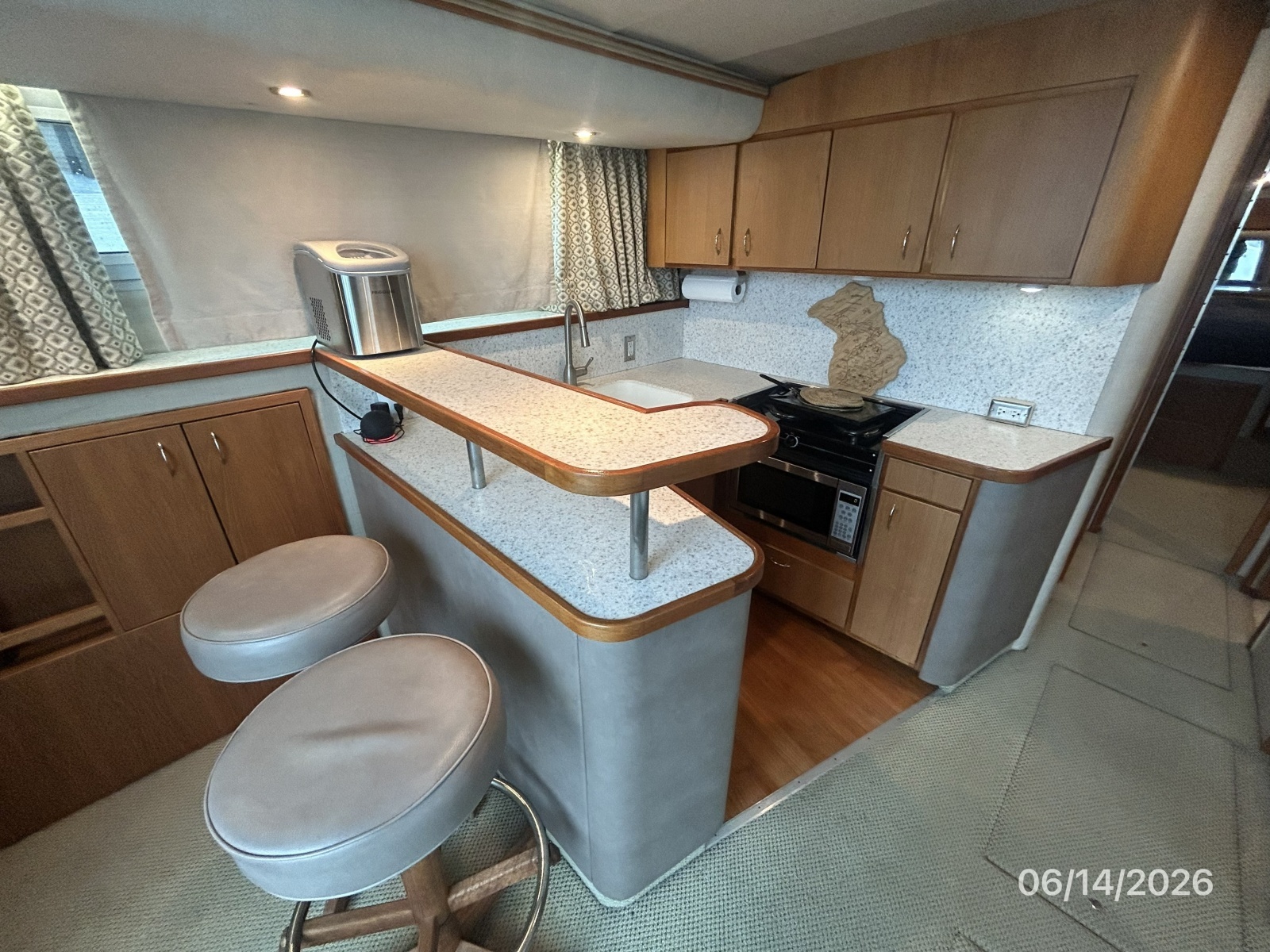 42' Cruisers galley1