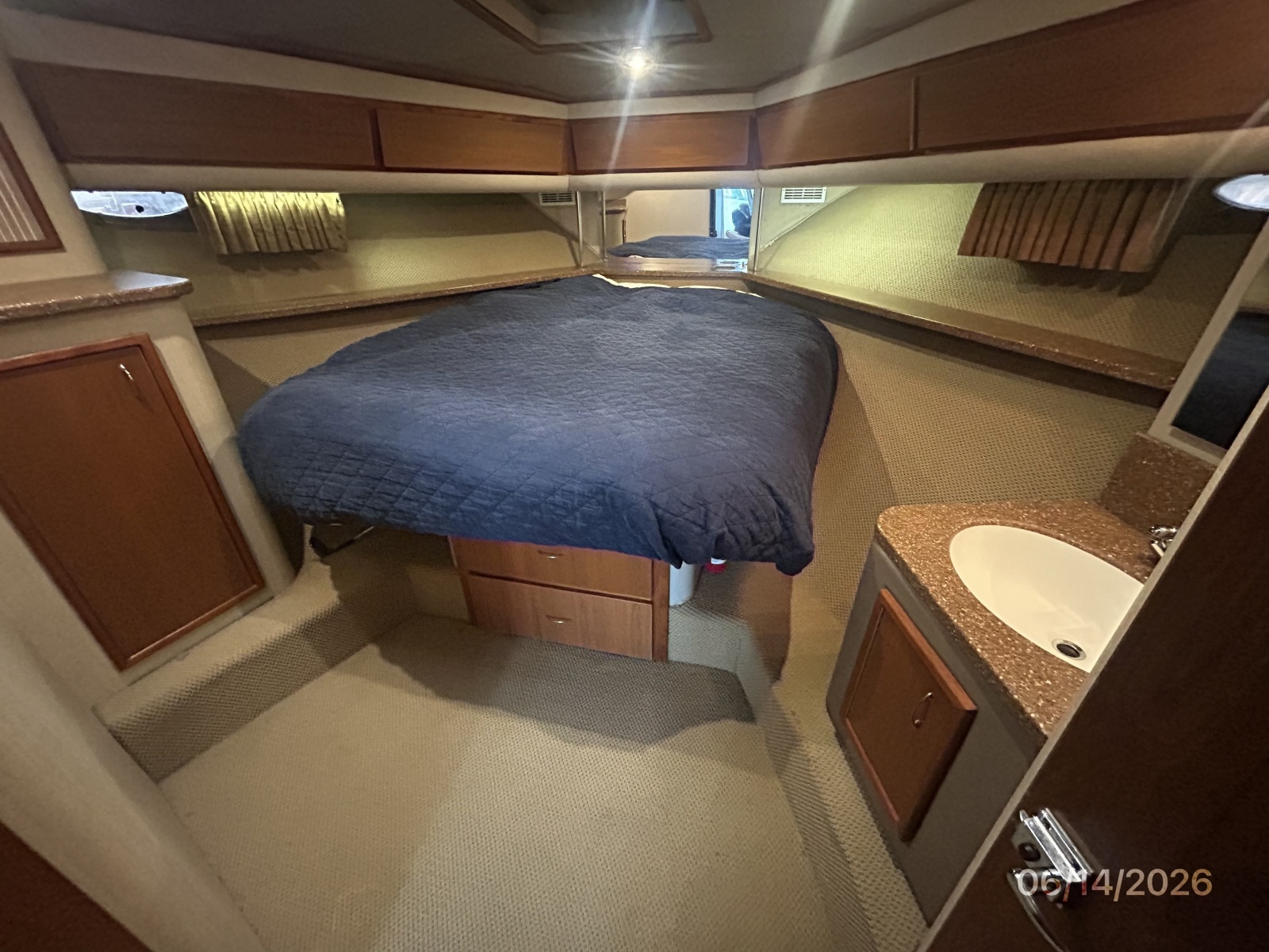 42' Cruisers master stateroom