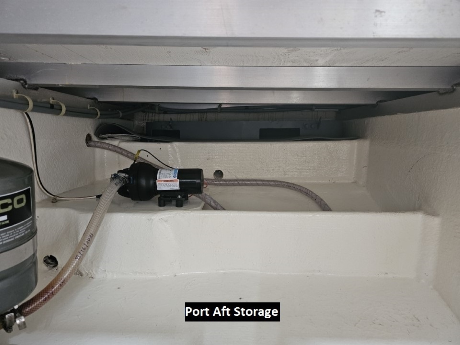 42' Cruisers bilge storage