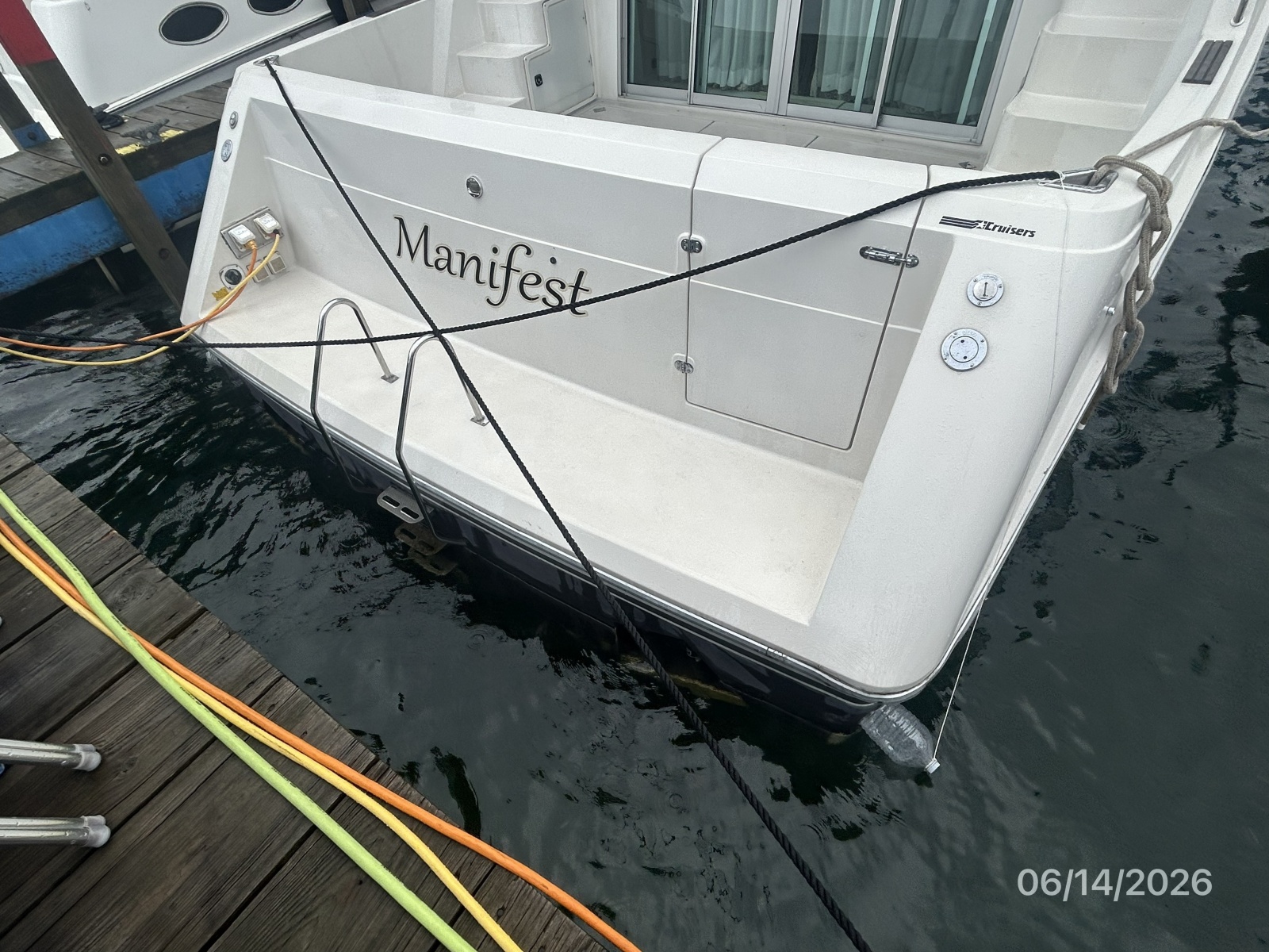 42' Cruisers swimplatform
