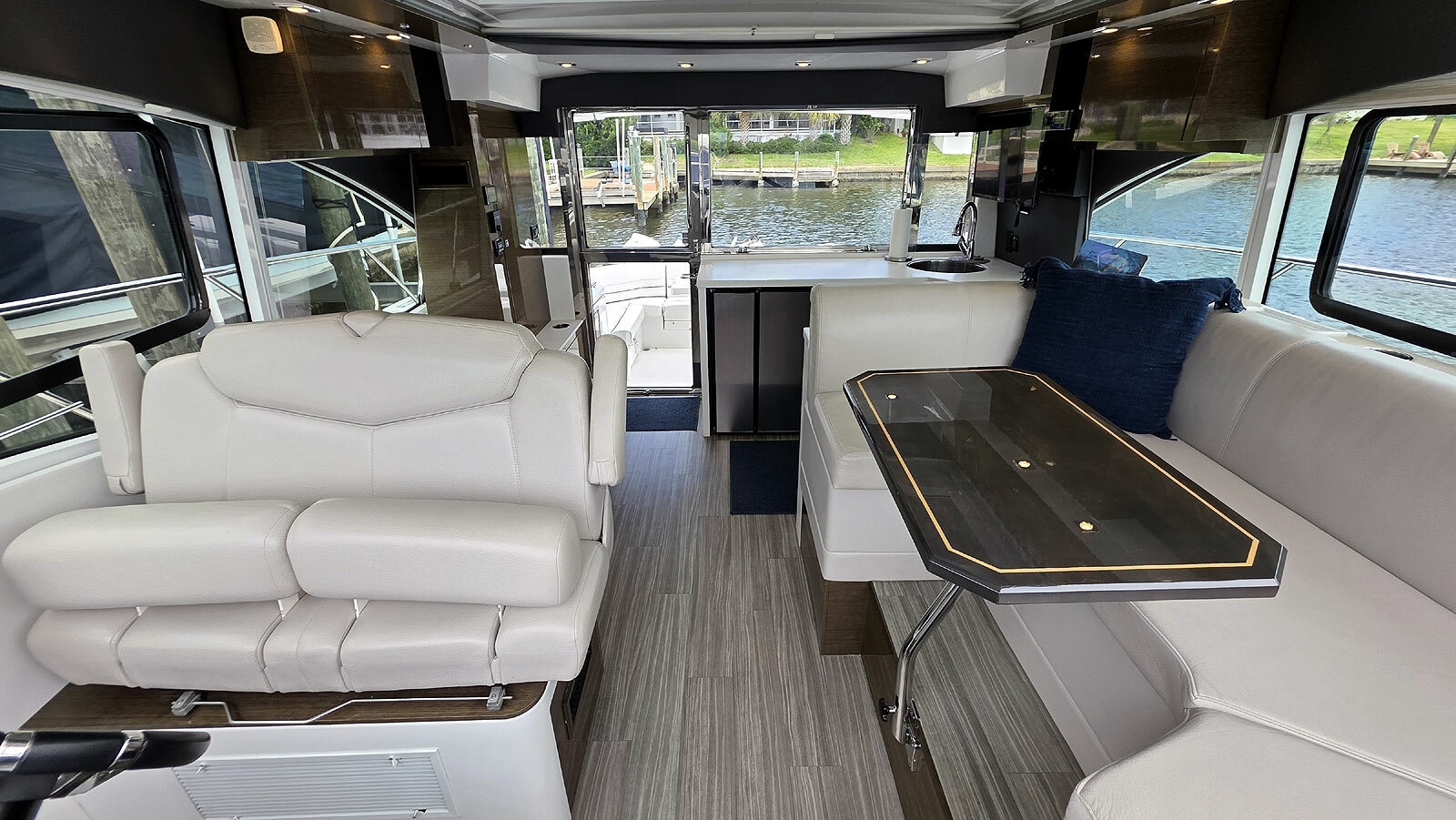 Main Cabin Aft