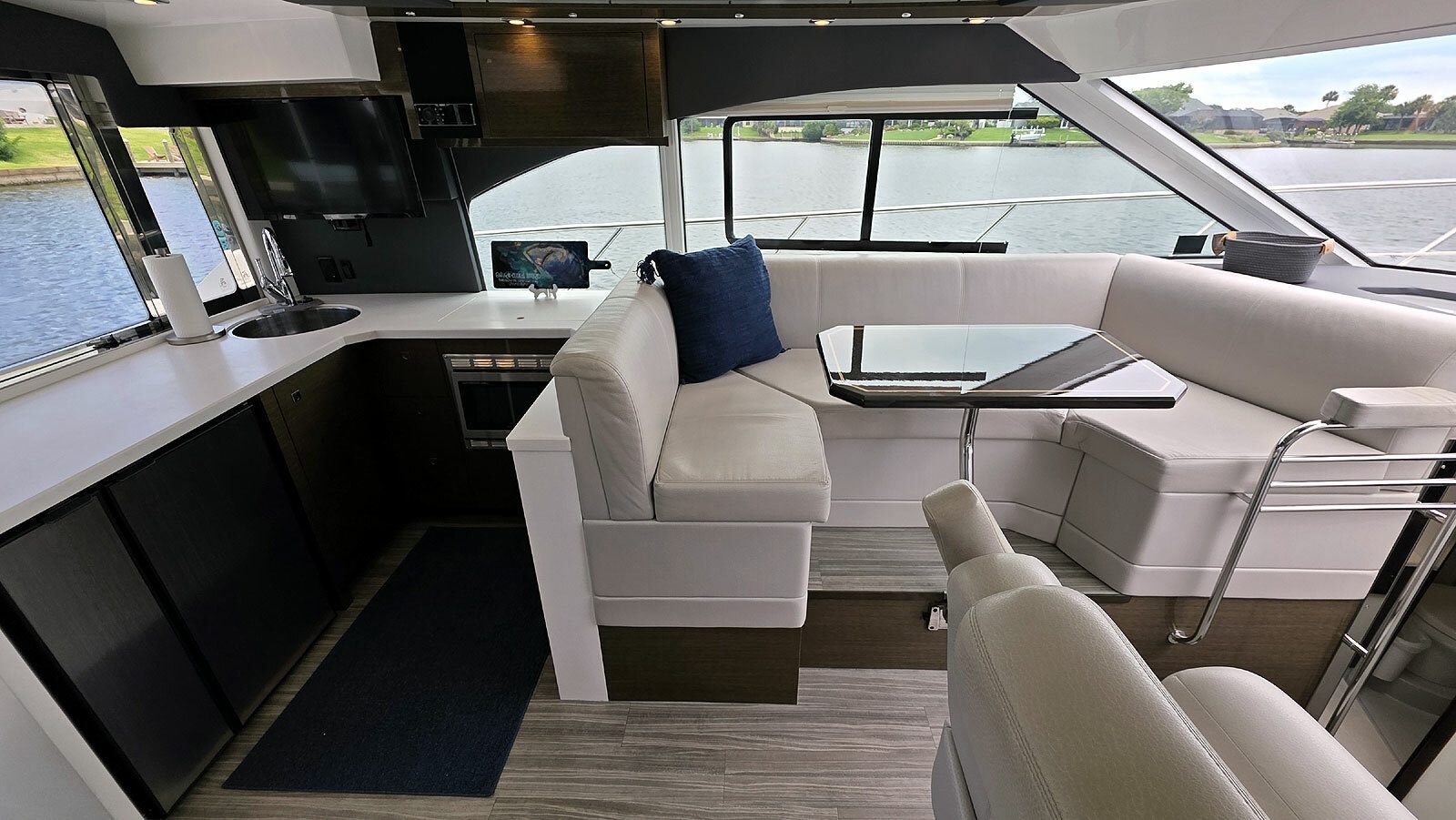 Main Cabin Port