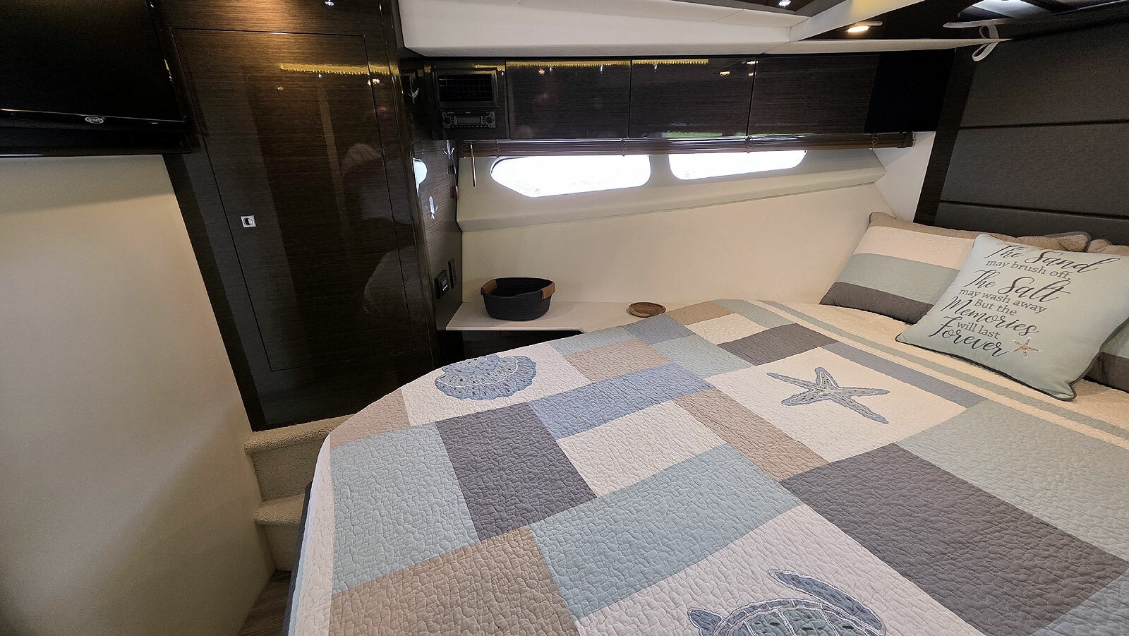 Master Stateroom Port