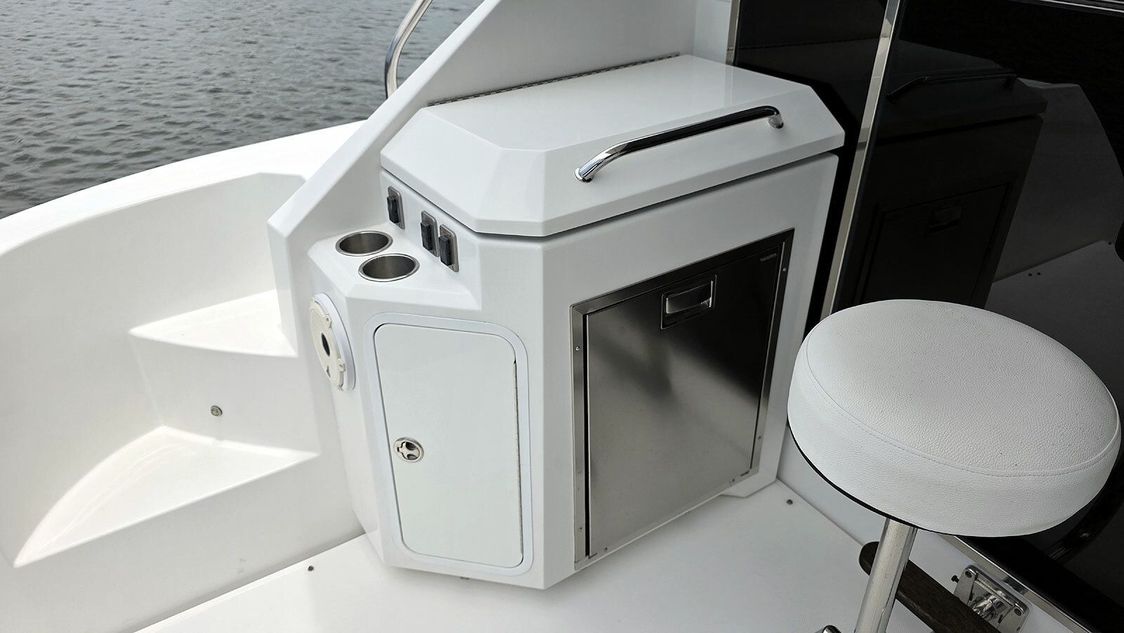 Cockpit Refrigerator and Electric Grill