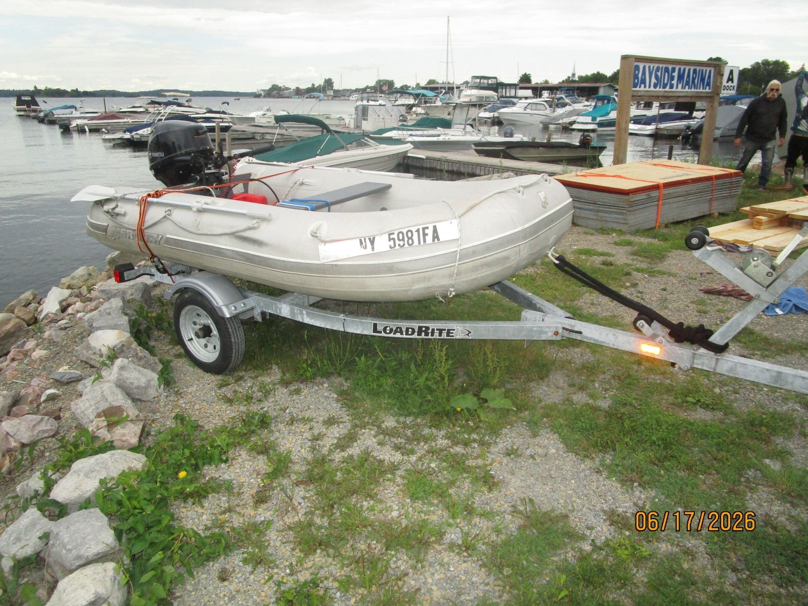 43' Carver tender1