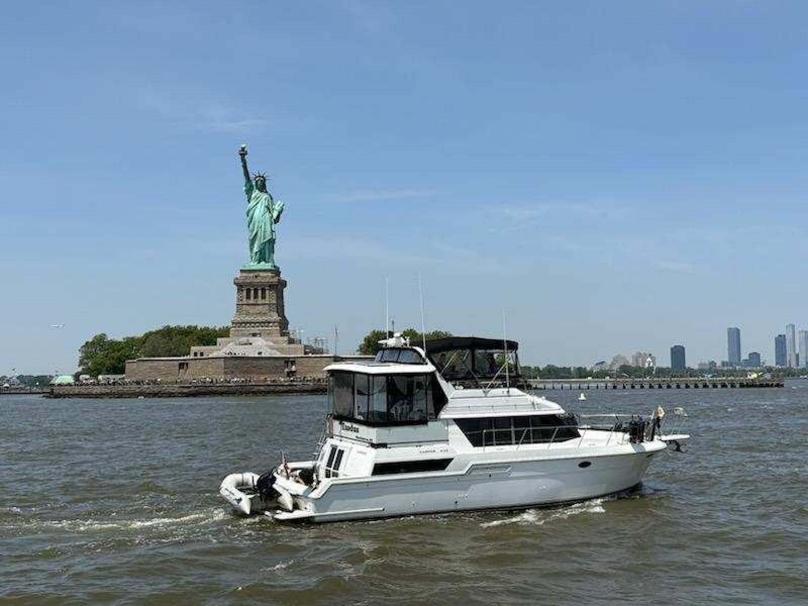 43' Carver starboard profile3