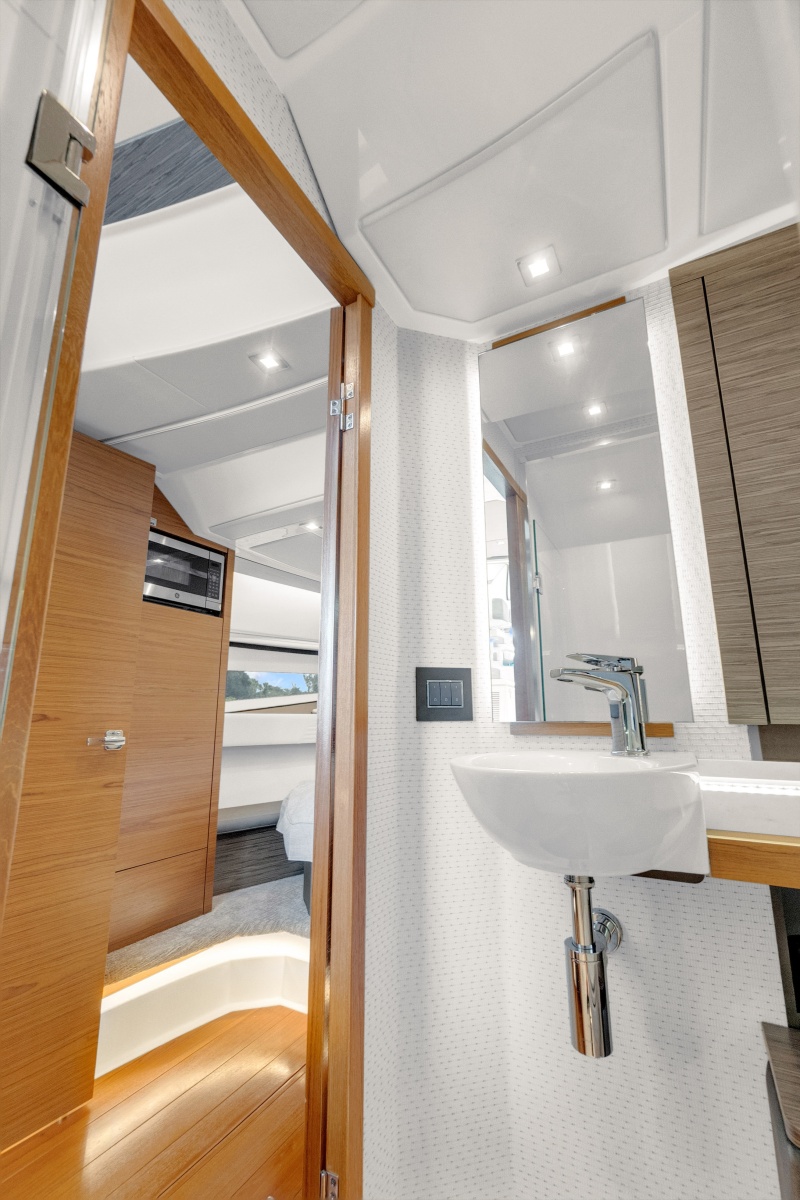 2021 Tiara Yachts 43 LE