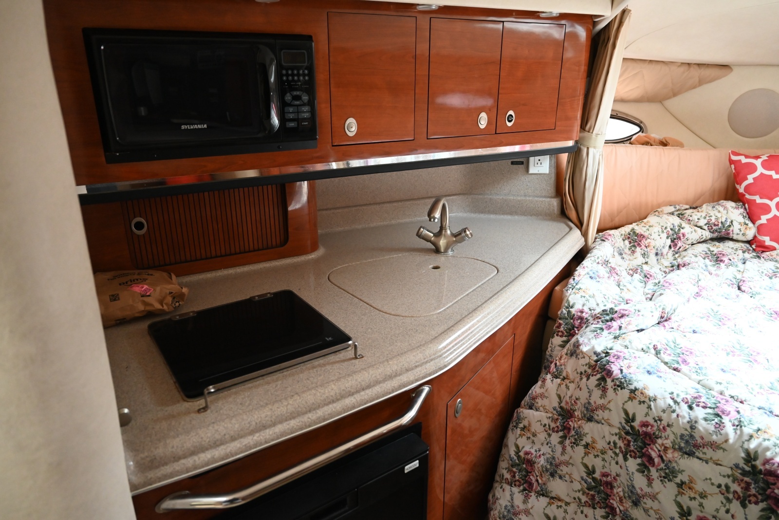 31ft Sea Ray Yacht For Sale