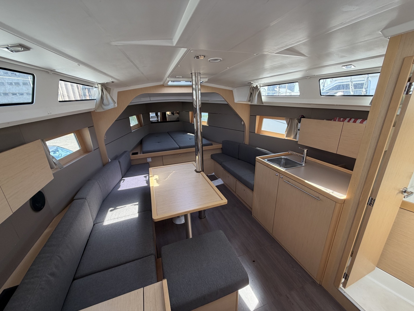 38ft Beneteau Yacht For Sale