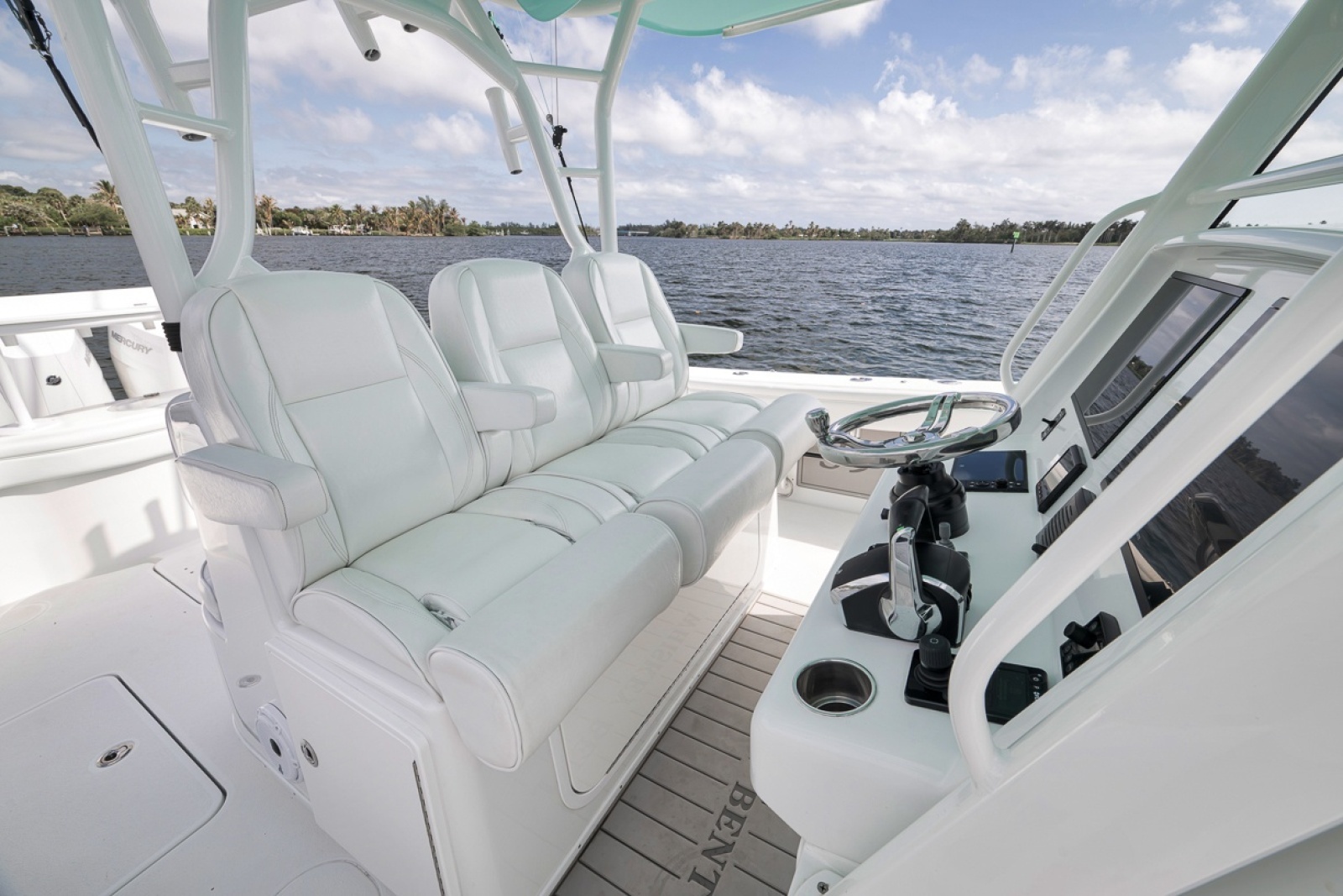 2017 Yellowfin 39 Offshore